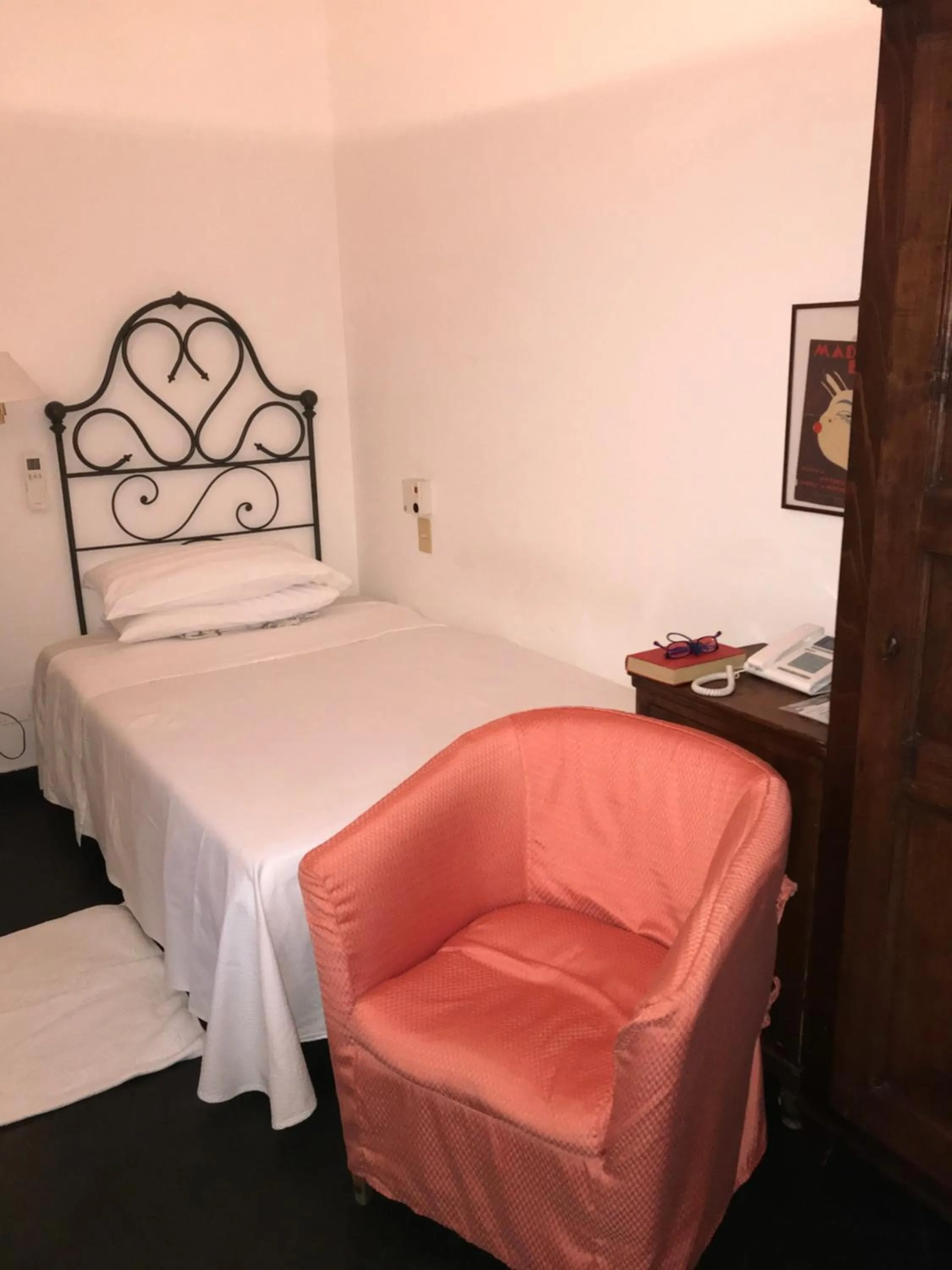 Photo of the whole room, Bed in Hotel Beau Rivage