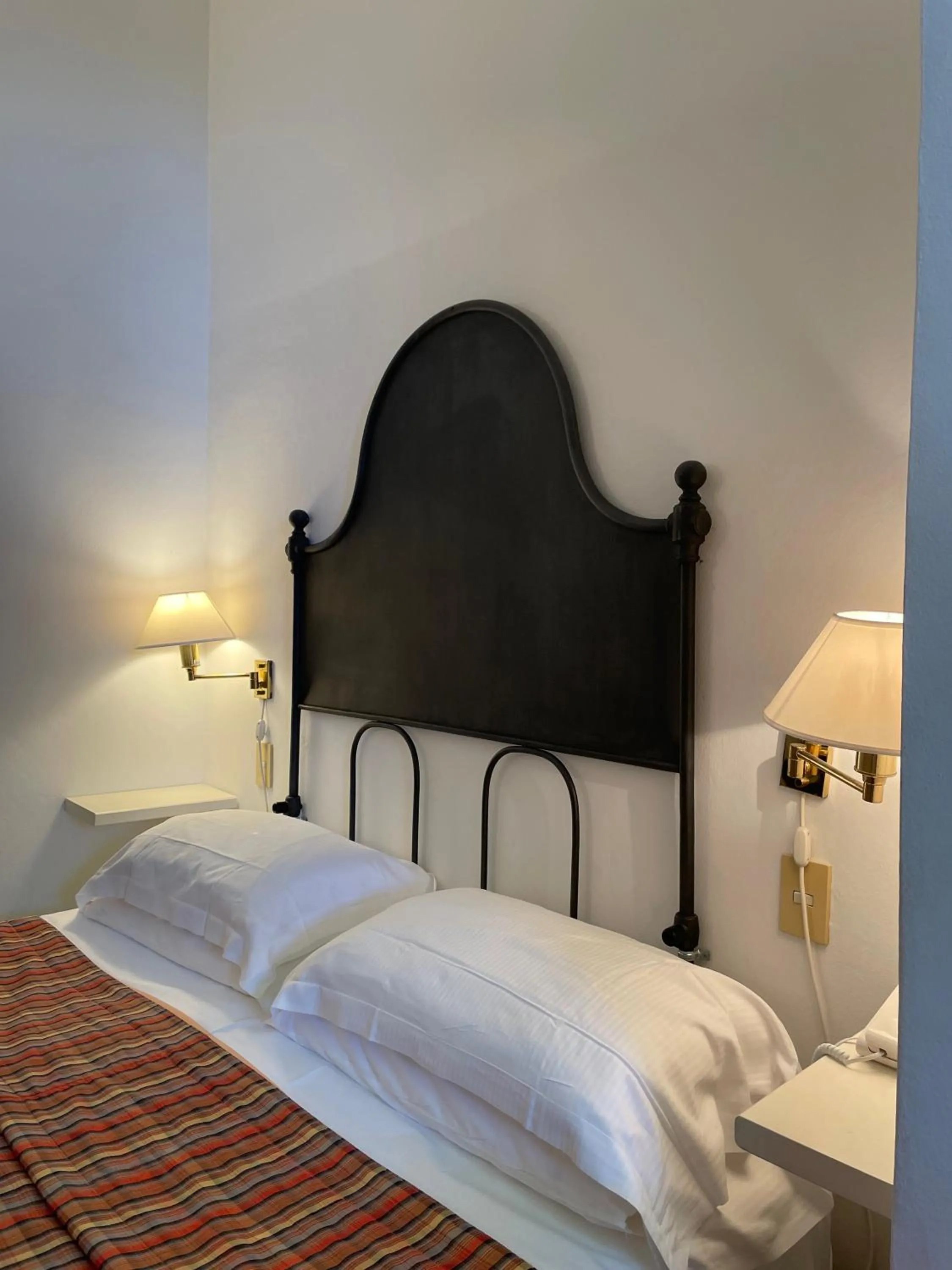 Bedroom, Bed in Hotel Beau Rivage