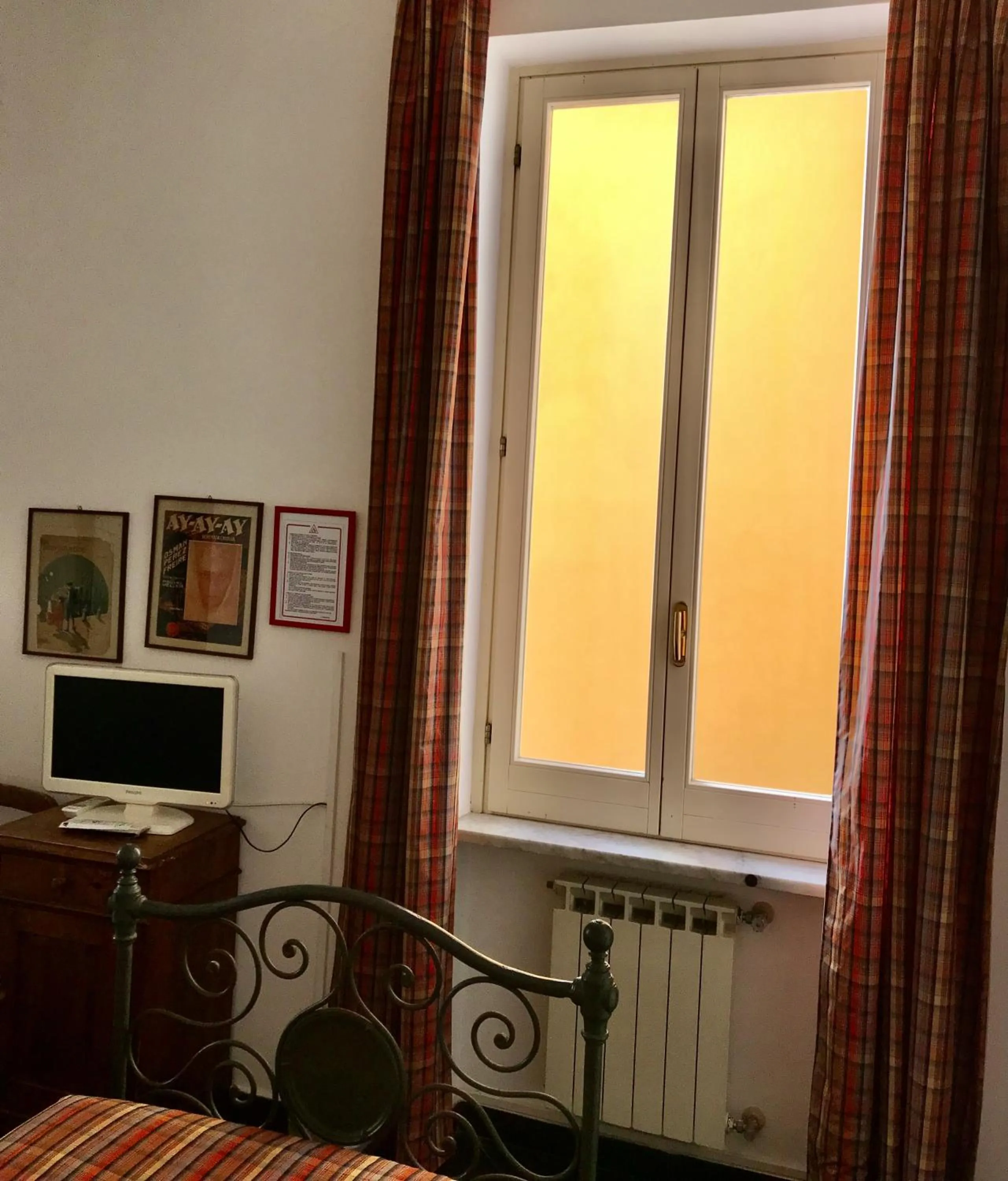 TV and multimedia, Bed in Hotel Beau Rivage