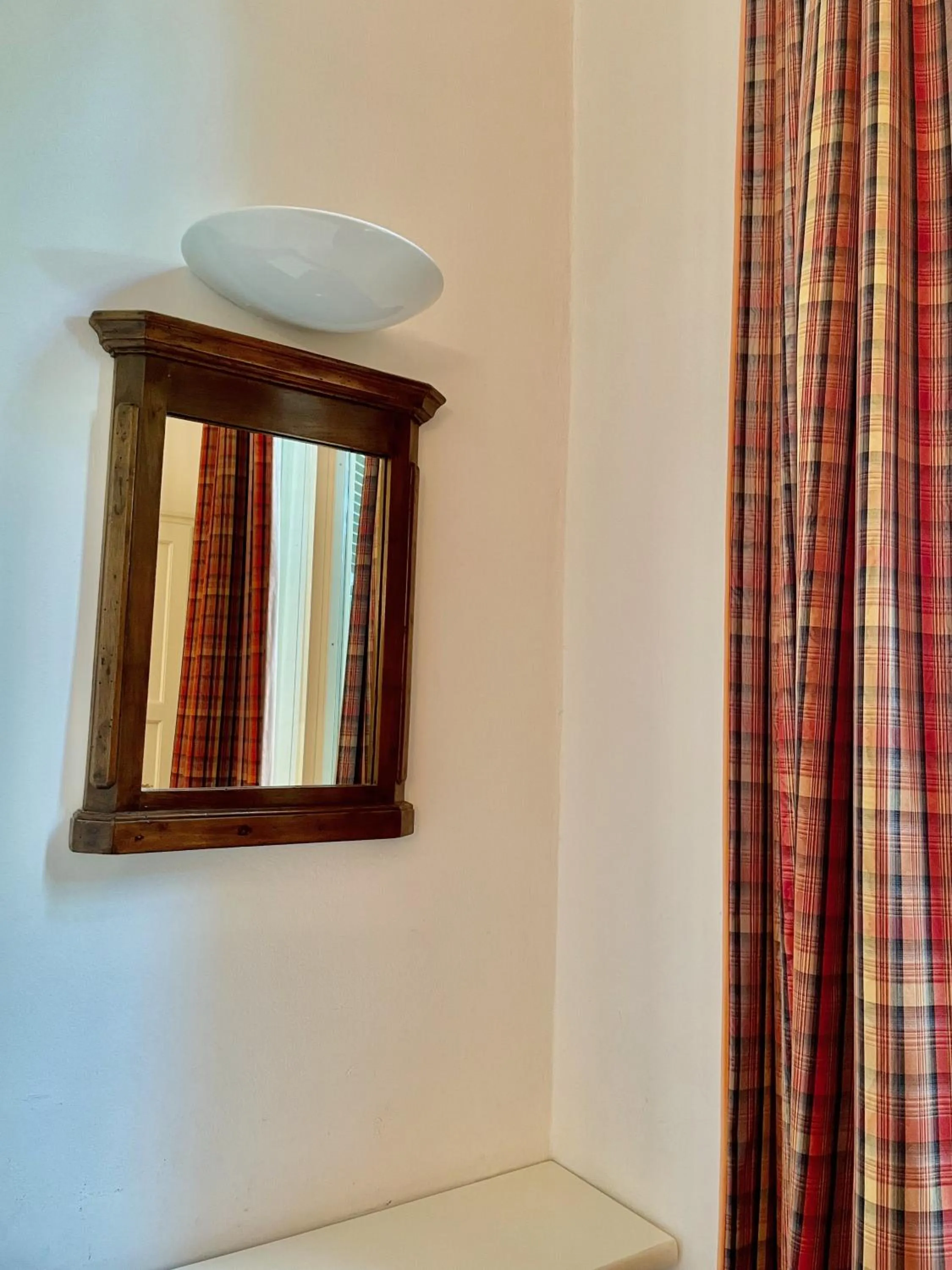 Decorative detail in Hotel Beau Rivage