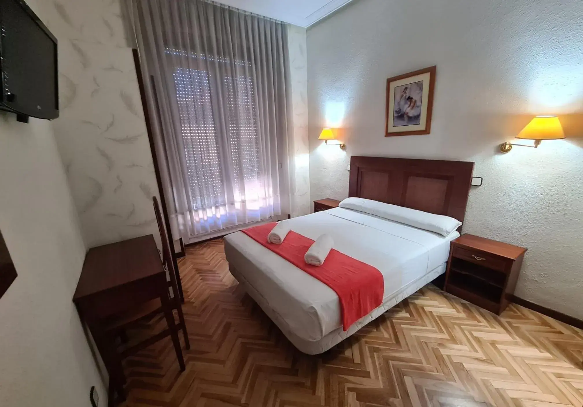 Double Room with Balcony in Hostal Sardinero Double Room with Balcony in Hostal Sardinero