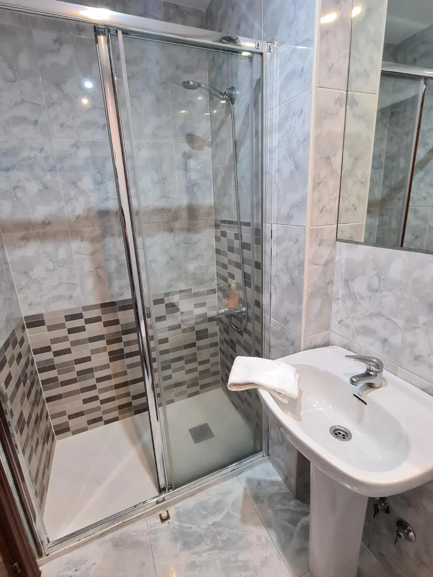 Double Room with Balcony in Hostal Sardinero Double Room with Balcony in Hostal Sardinero