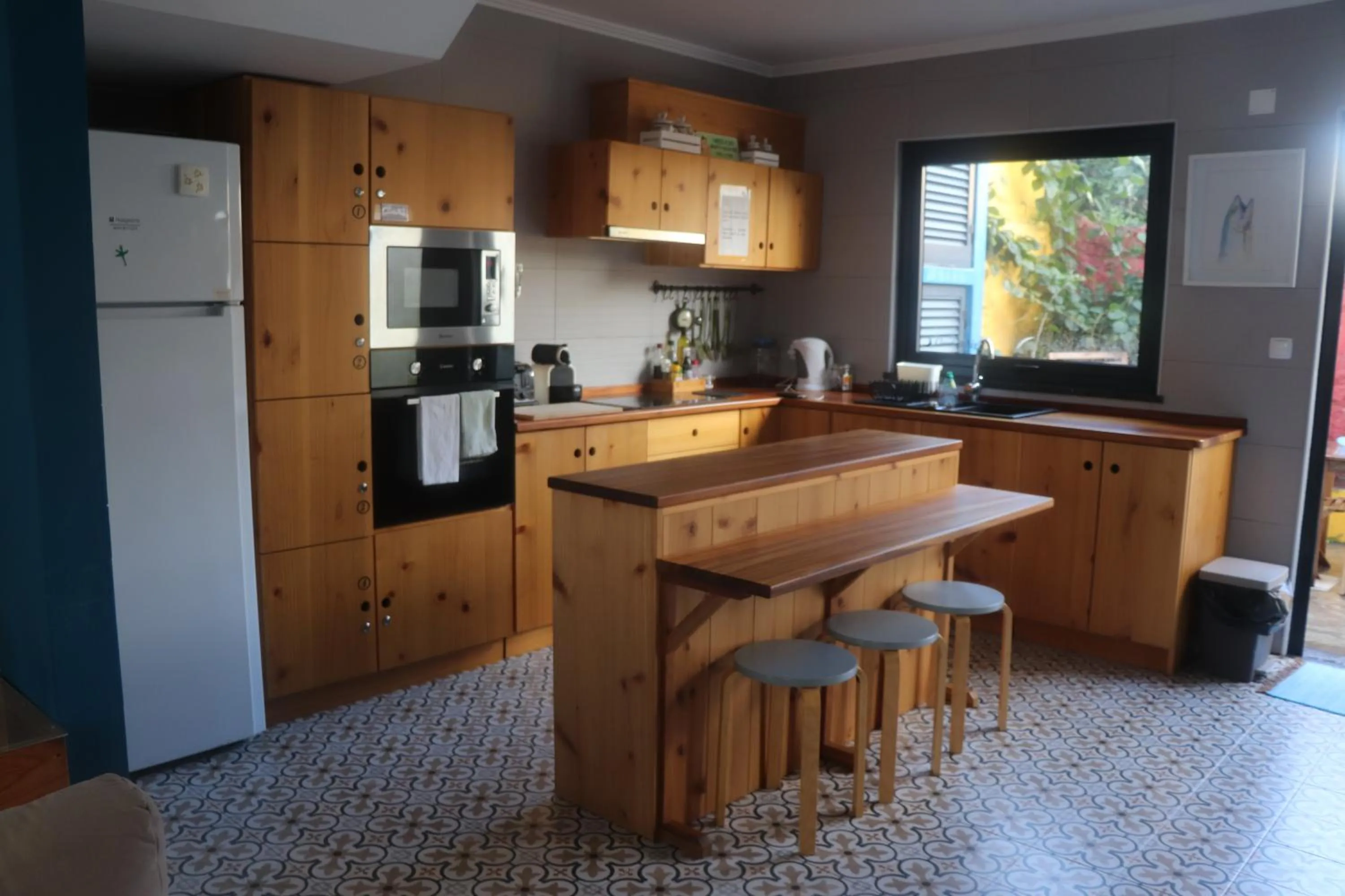 Porto Pim Guest House