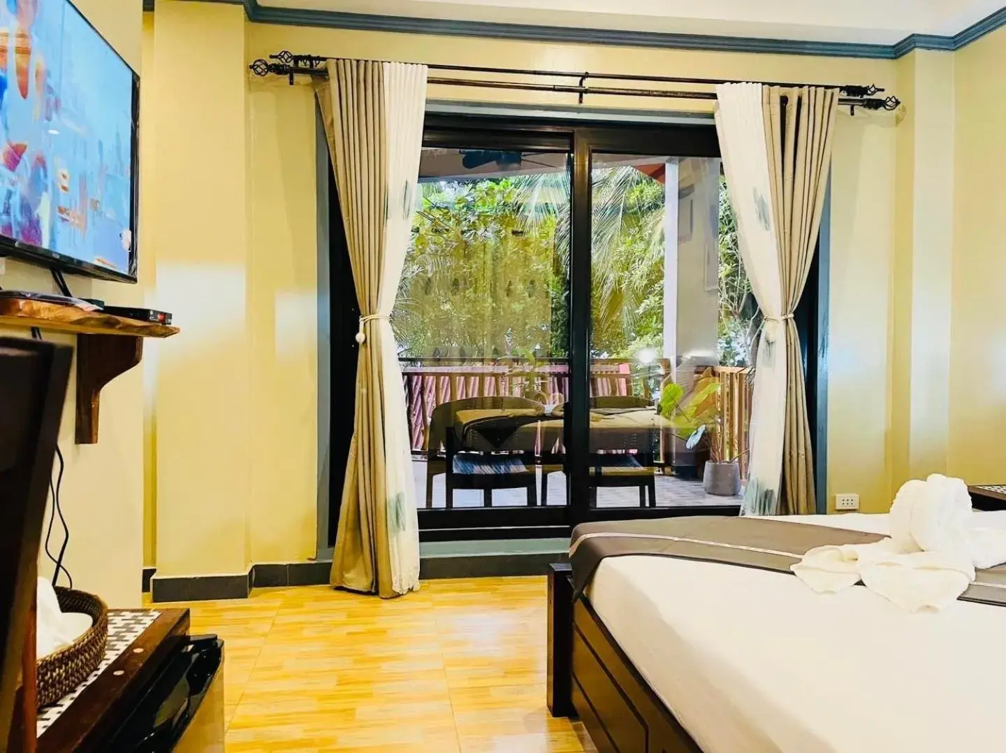 Sea view, Bed in White Beach Front and Cottages Sea view, Bed in White Beach Front and Cottages