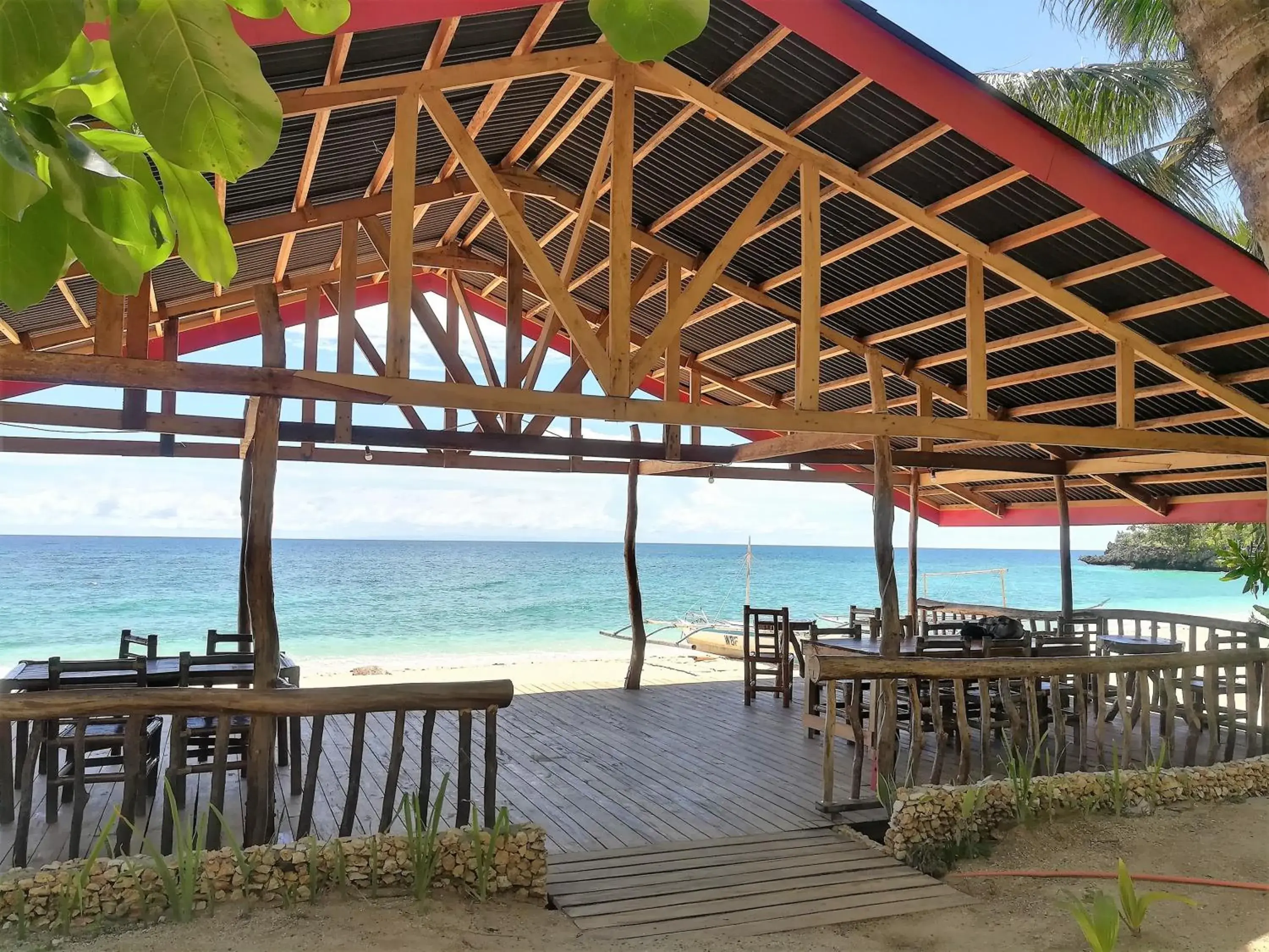 Restaurant/places to eat in White Beach Front and Cottages Restaurant/places to eat in White Beach Front and Cottages