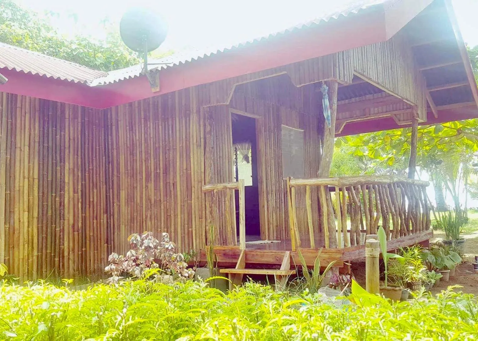 Garden in White Beach Front and Cottages