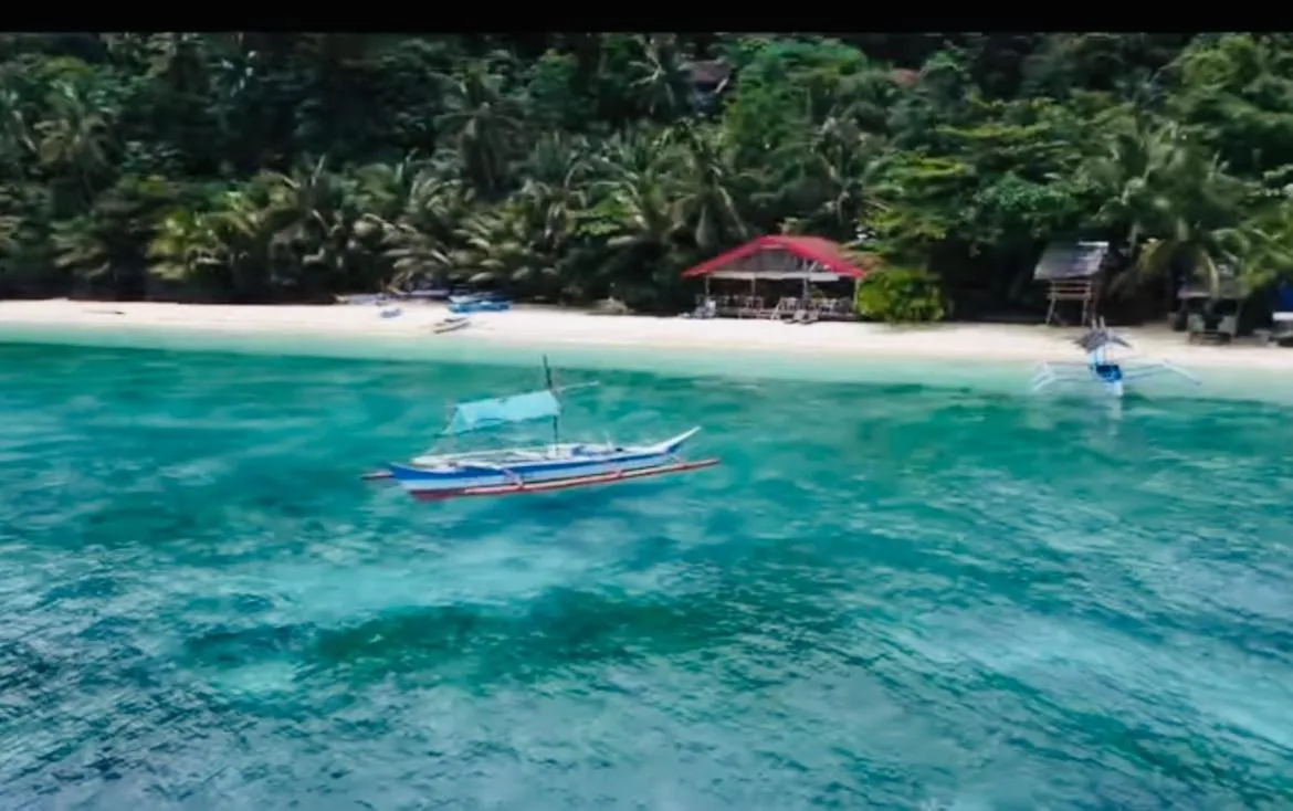 Restaurant/places to eat in White Beach Front and Cottages