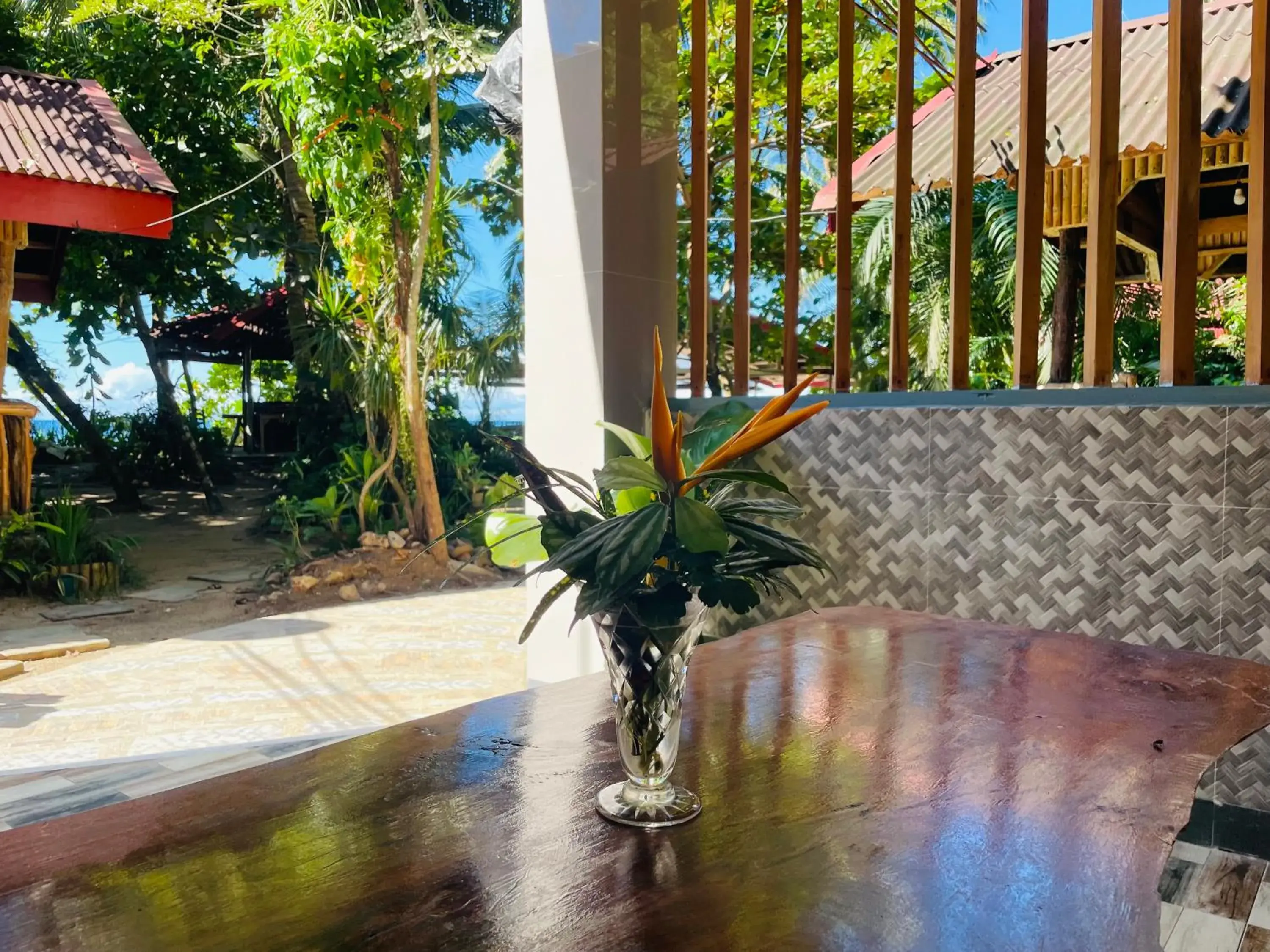 Property building in White Beach Front and Cottages Property building in White Beach Front and Cottages