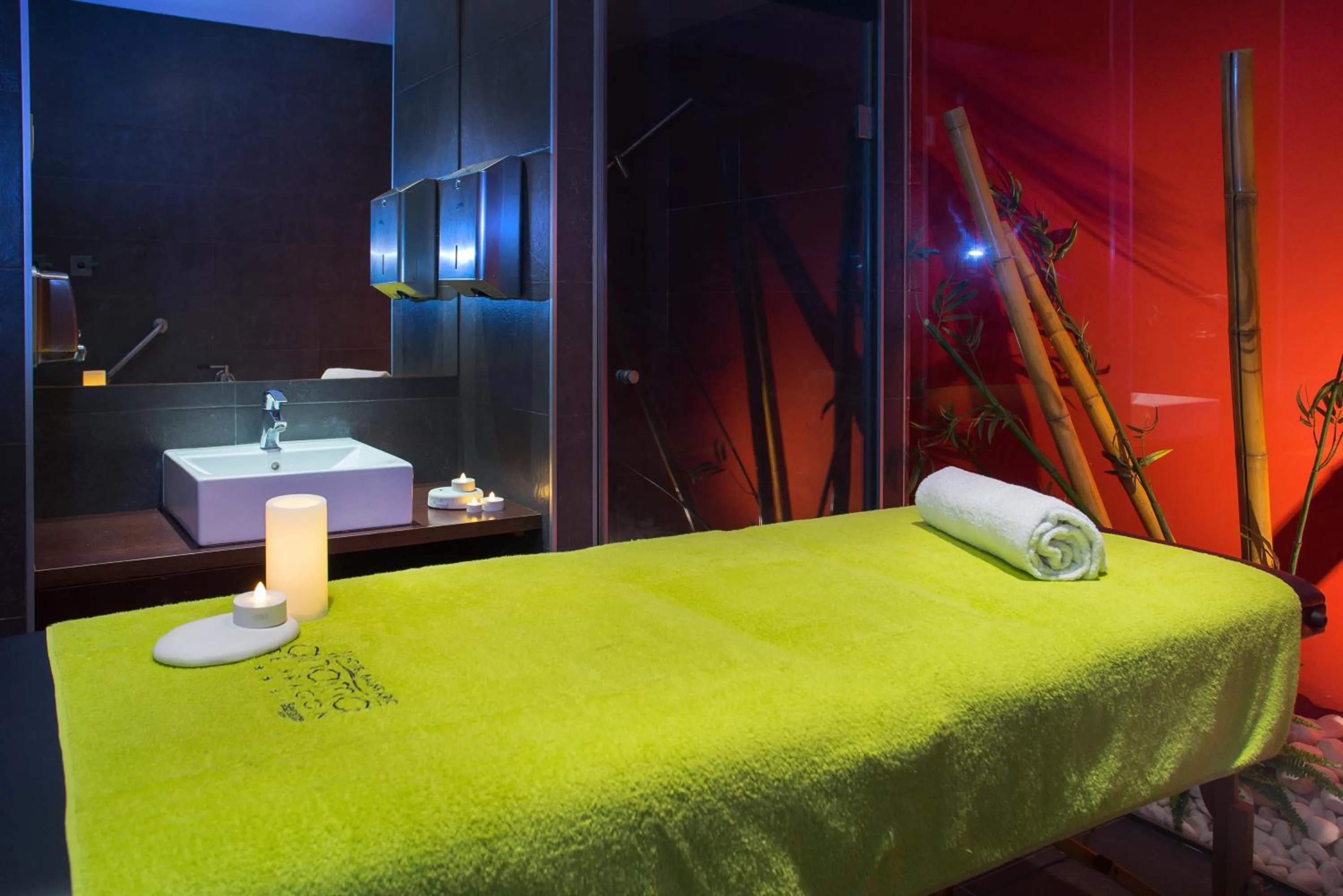 Spa and wellness centre/facilities, Bed in Hotel Balneario Alhama de Aragón
