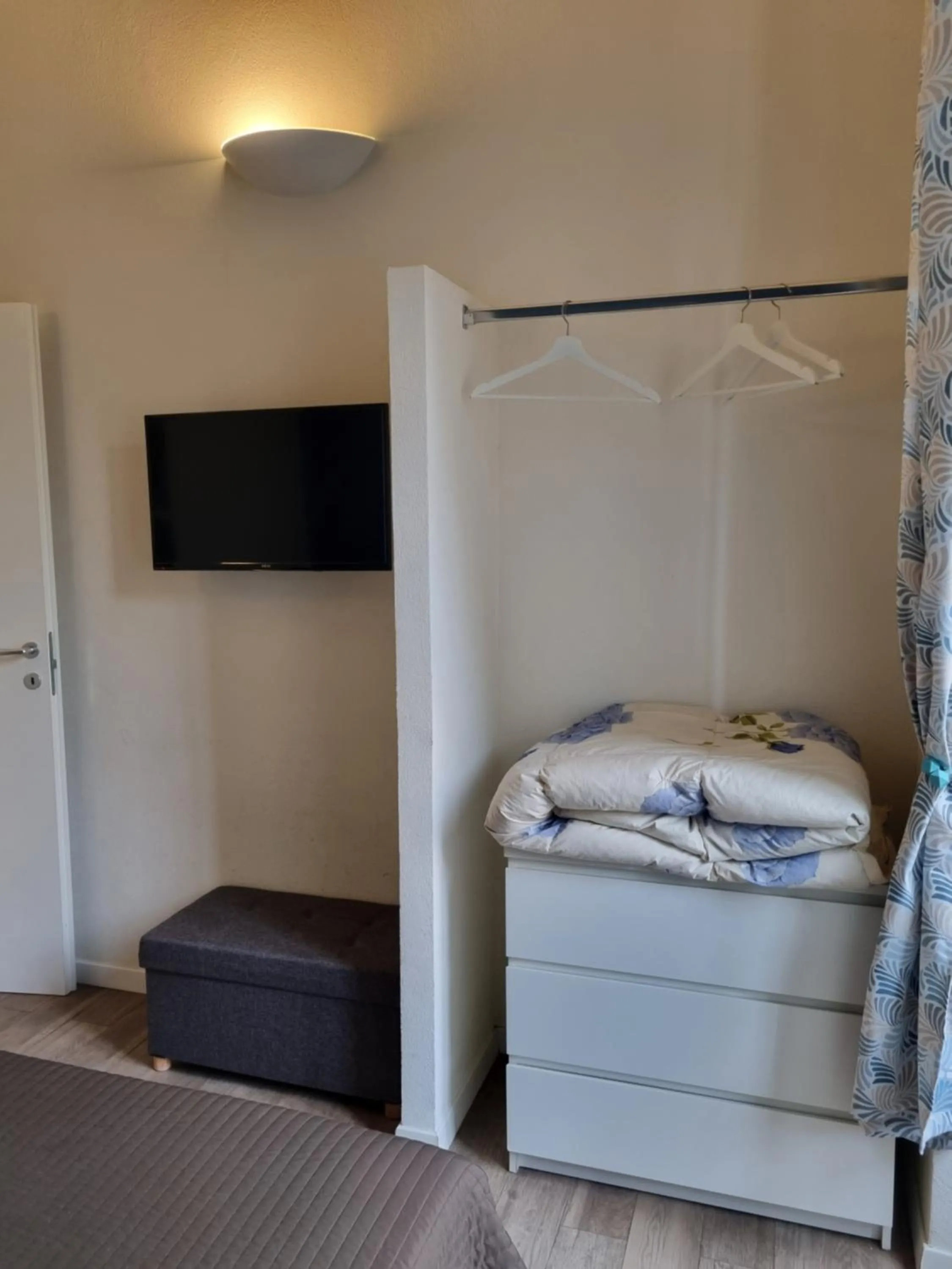 wardrobe, Bed in B&B Il Conservatorio
