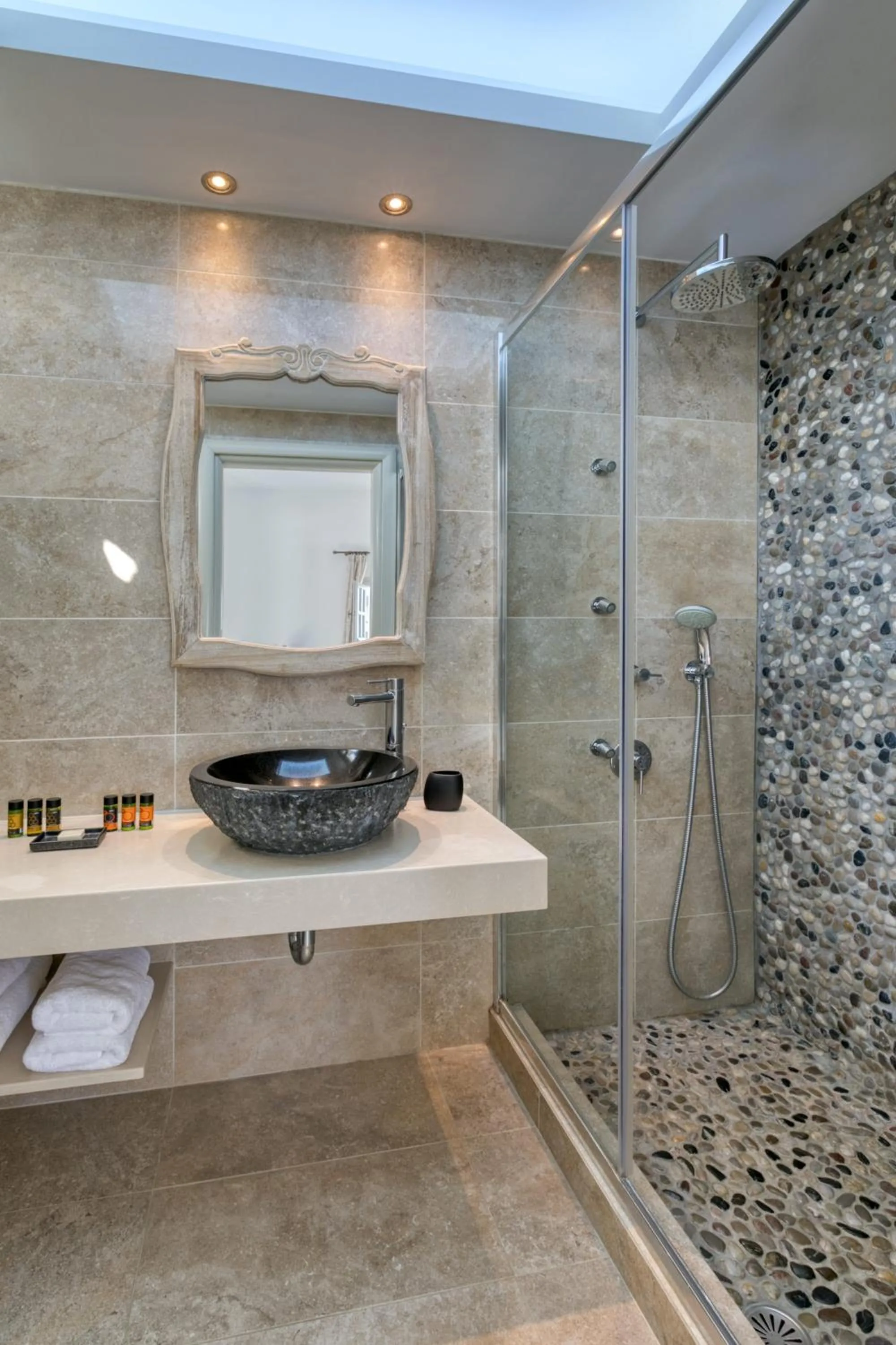 Bathroom in Ostria Inn