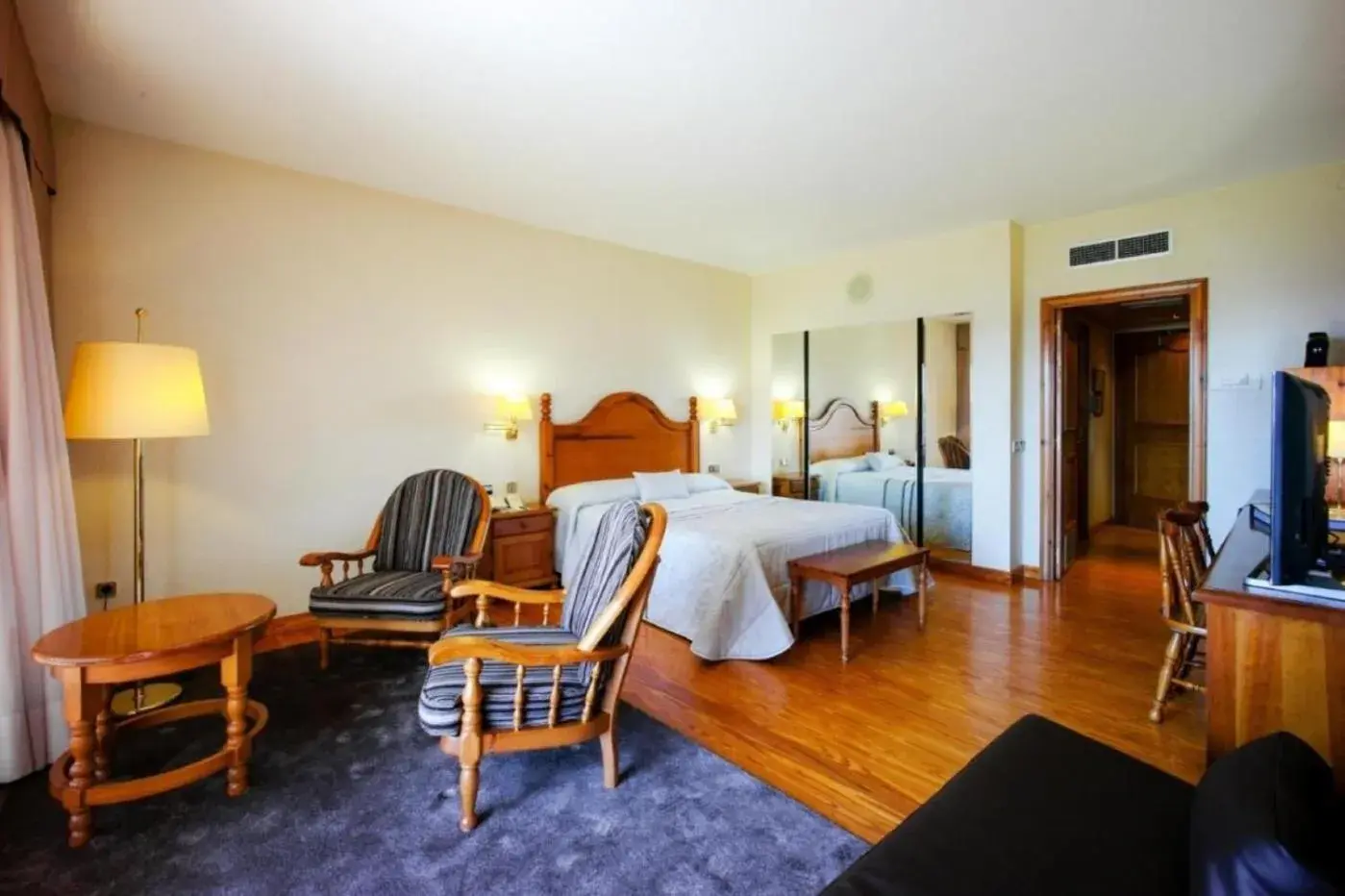 Comfort Suite - single occupancy in Hotel Can Boix de Peramola Comfort Suite - single occupancy in Hotel Can Boix de Peramola