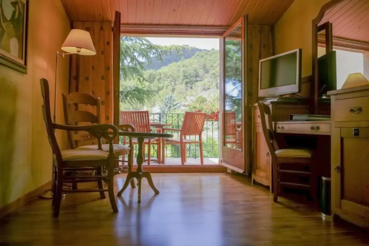 Superior Deluxe Double or Twin Room - single occupancy in Hotel Can Boix de Peramola Superior Deluxe Double or Twin Room - single occupancy in Hotel Can Boix de Peramola