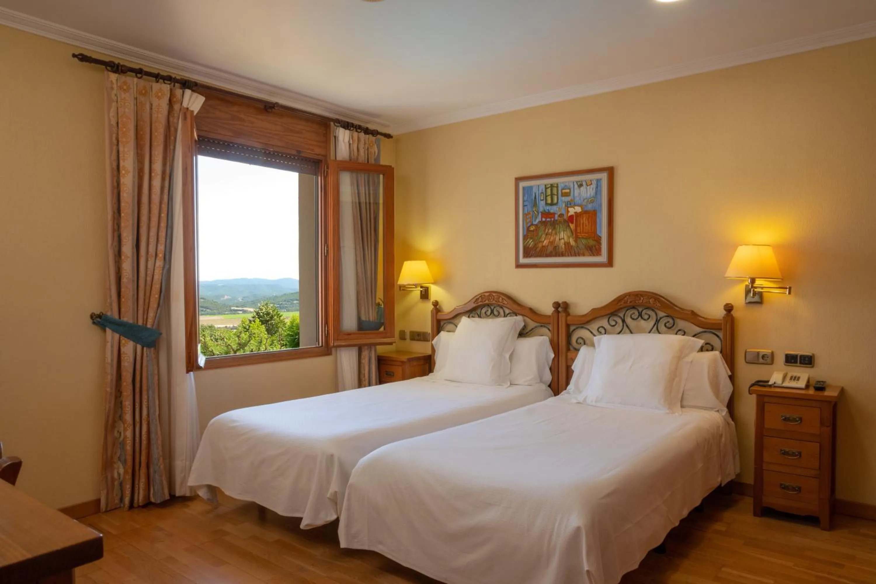 Bedroom, Bed in Hotel Can Boix de Peramola