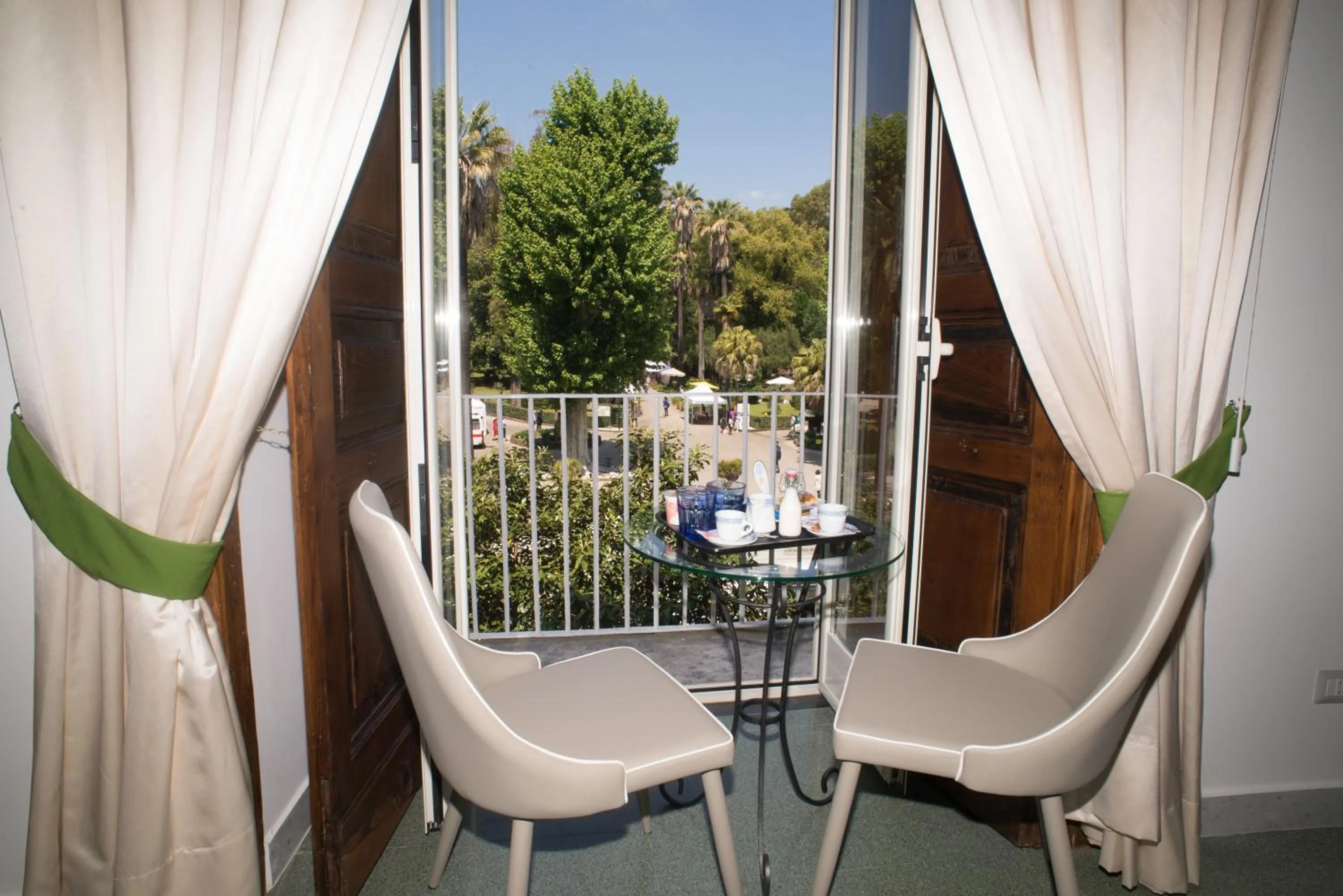 Landmark view in B&B Napolimilionaria Foria 242