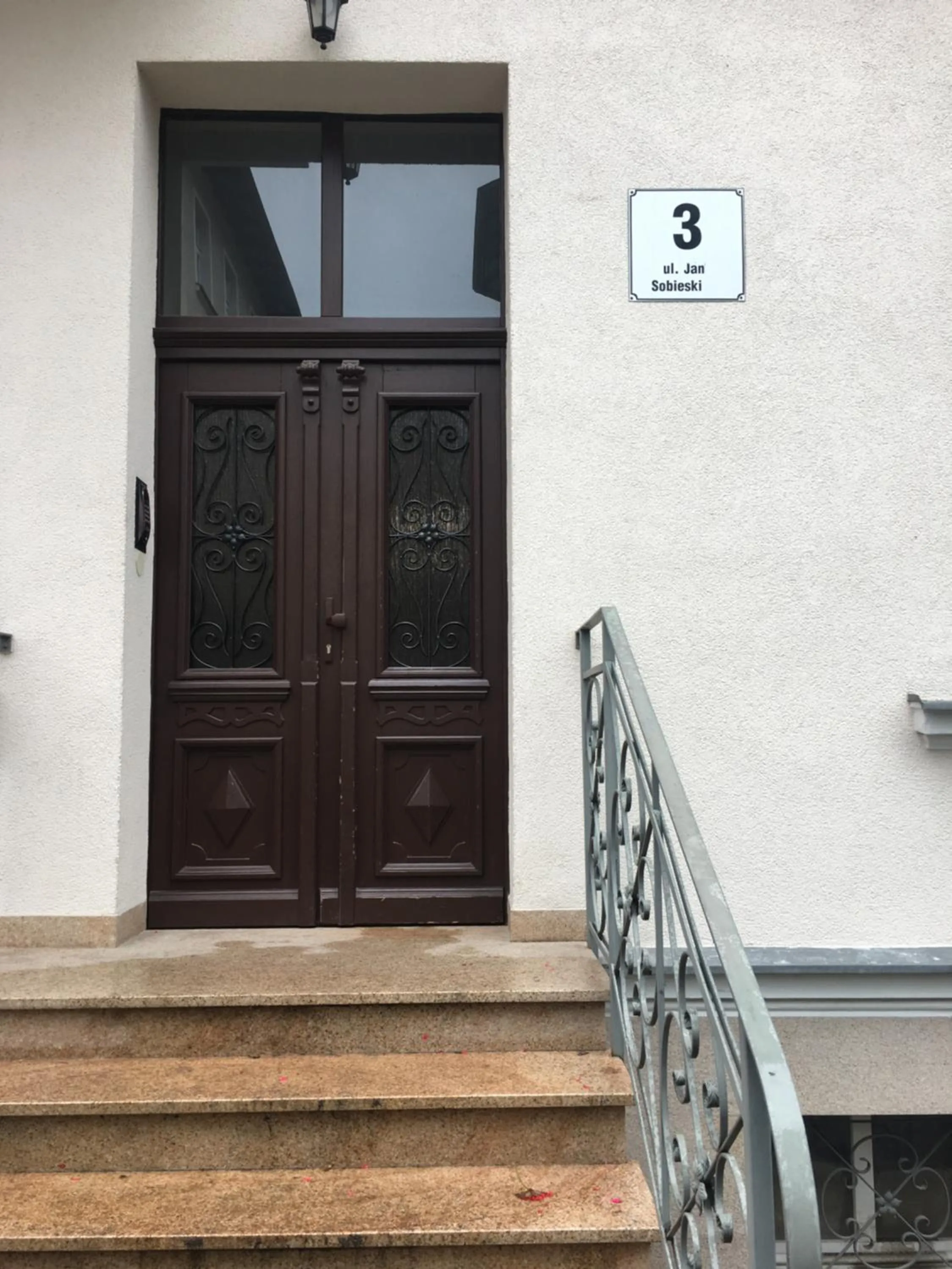Facade/entrance in Mieszkanie przy deptaku Sopot by OneApartments