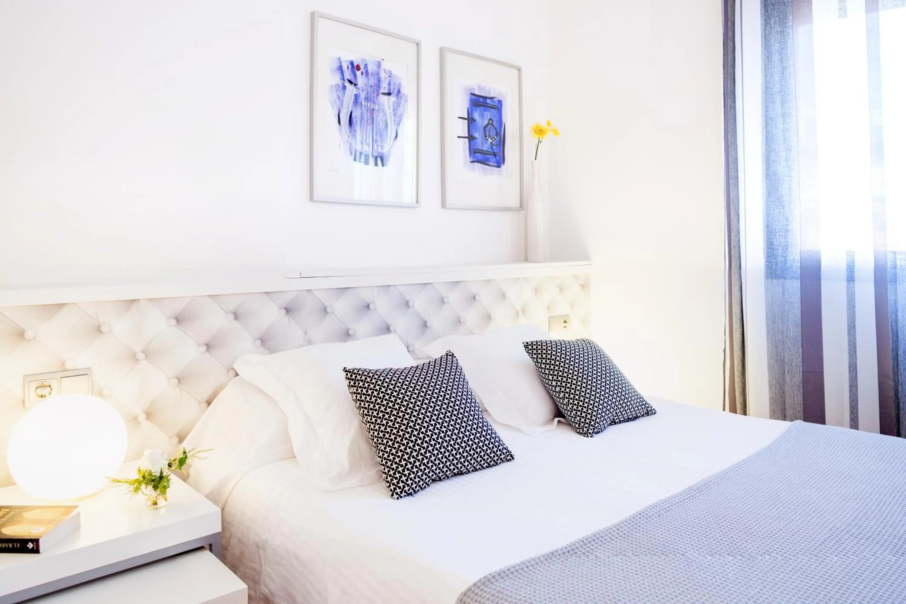 Bed in Feelathome Poblenou Beach Apartments