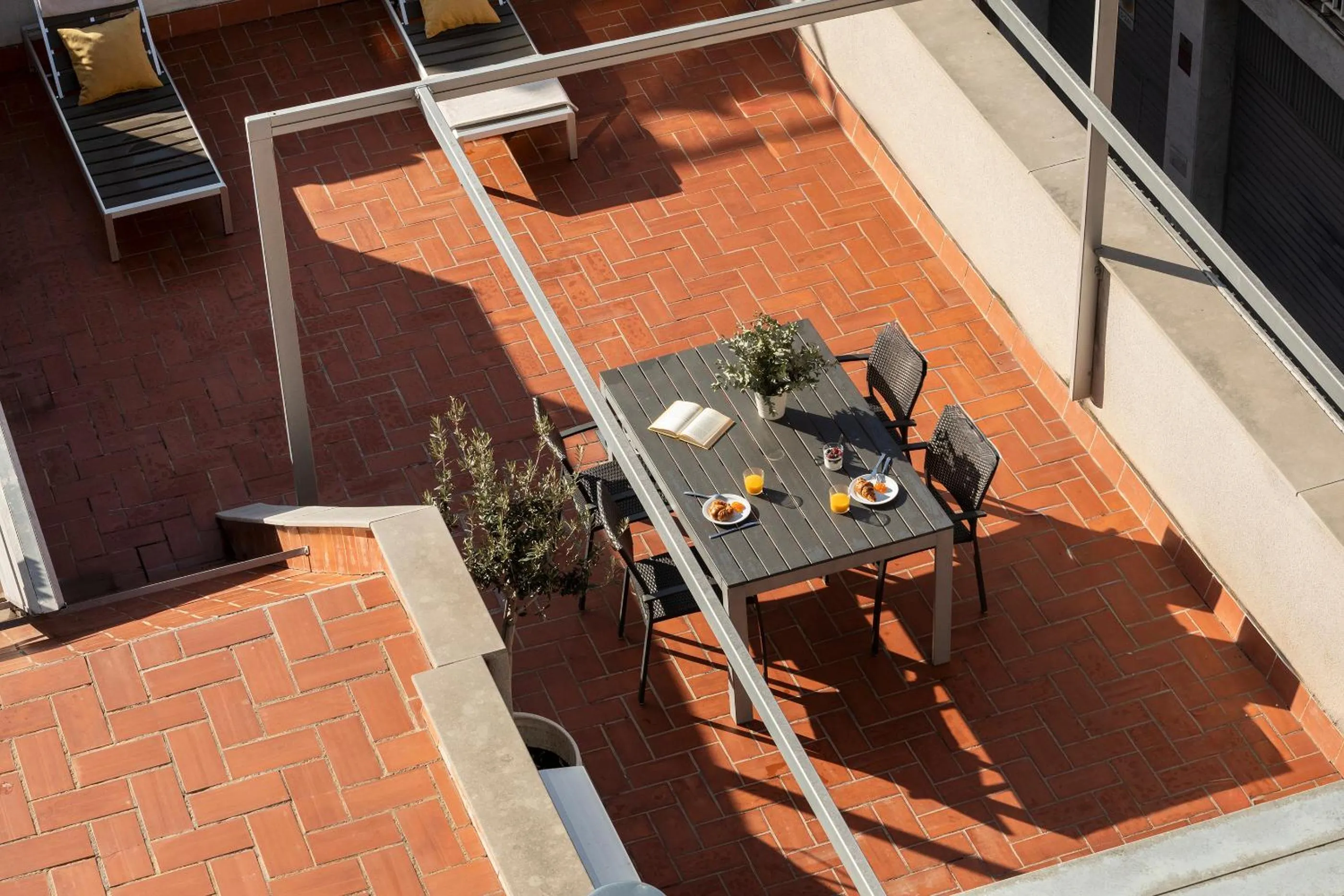 Patio in Feelathome Poblenou Beach Apartments
