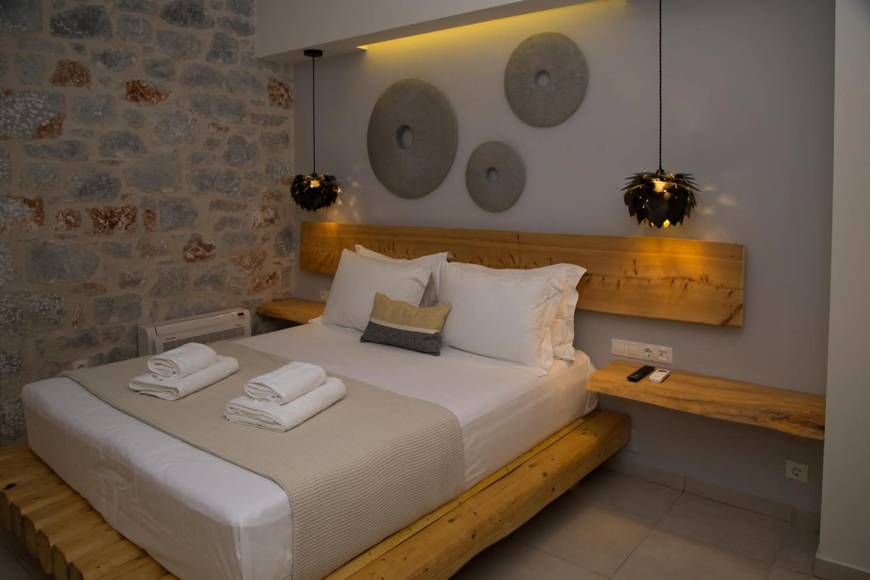 Photo of the whole room, Bed in The Olive Yard