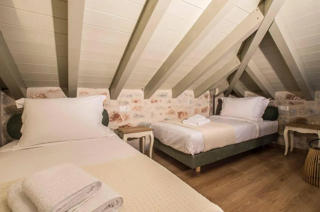 Photo of the whole room, Bed in The Olive Yard