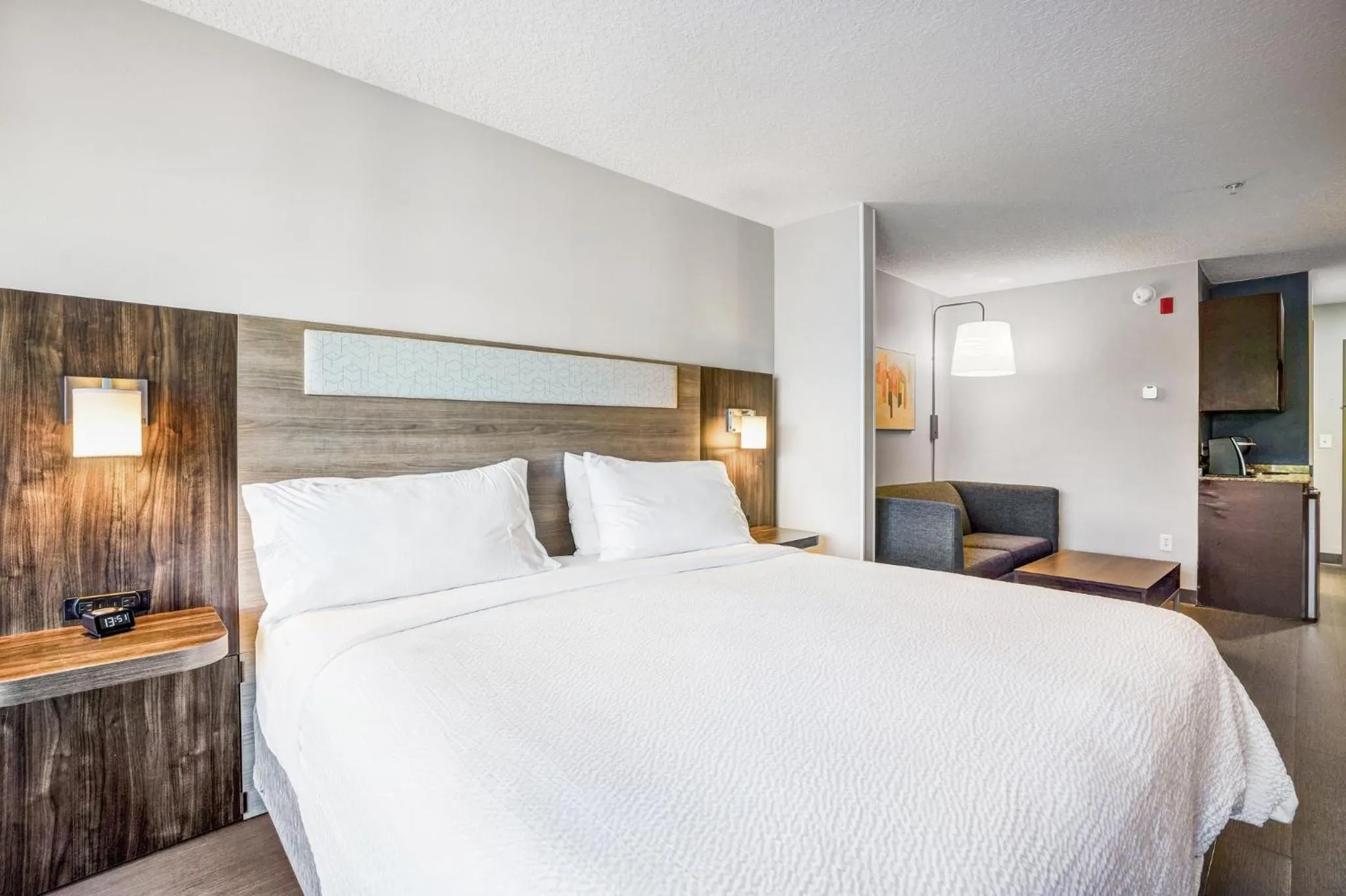 Photo of the whole room, Bed in Holiday Inn Express & Suites Jacksonville - Atlantic Beach by IHG