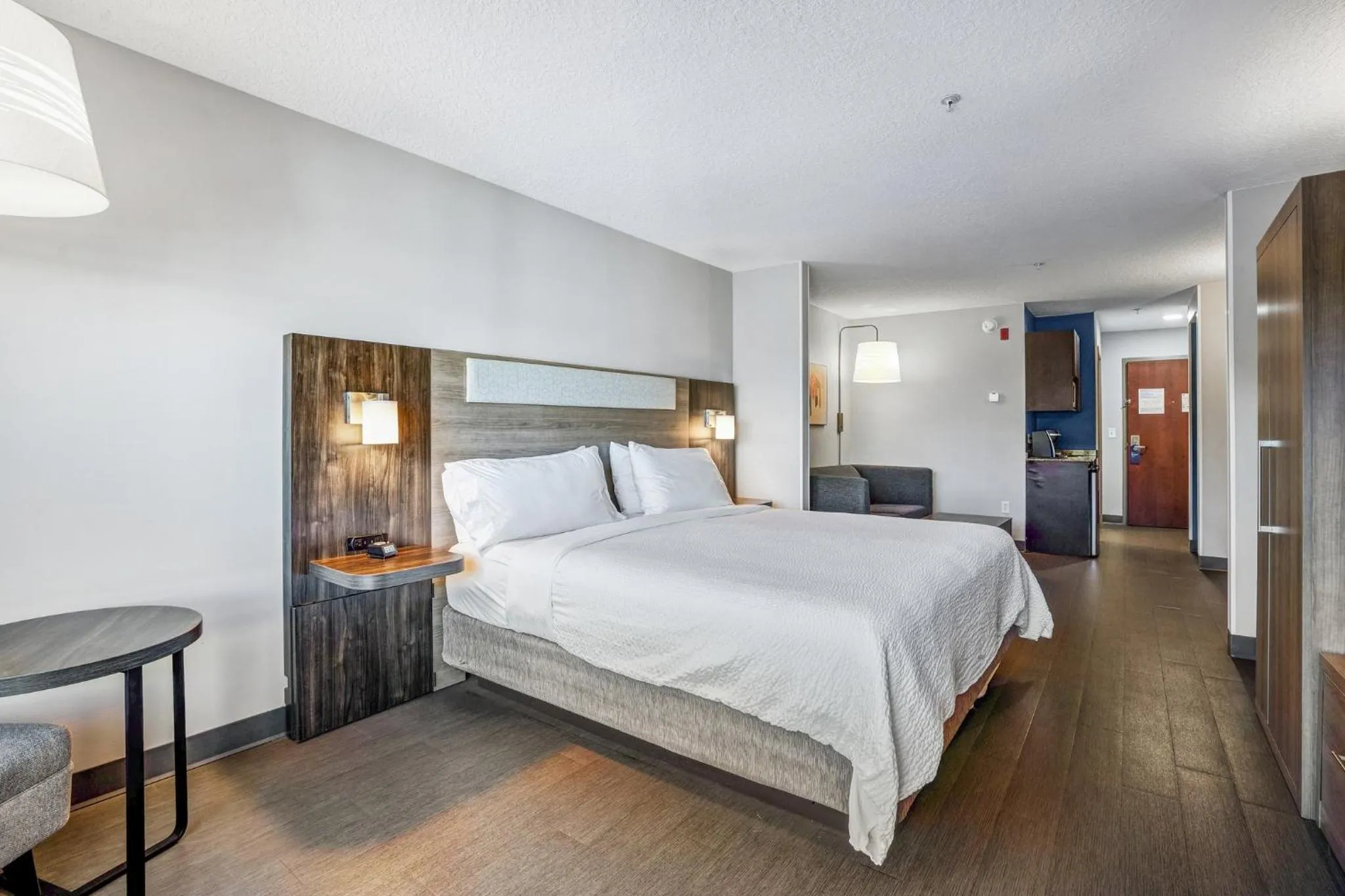 Photo of the whole room, Bed in Holiday Inn Express & Suites Jacksonville - Atlantic Beach by IHG