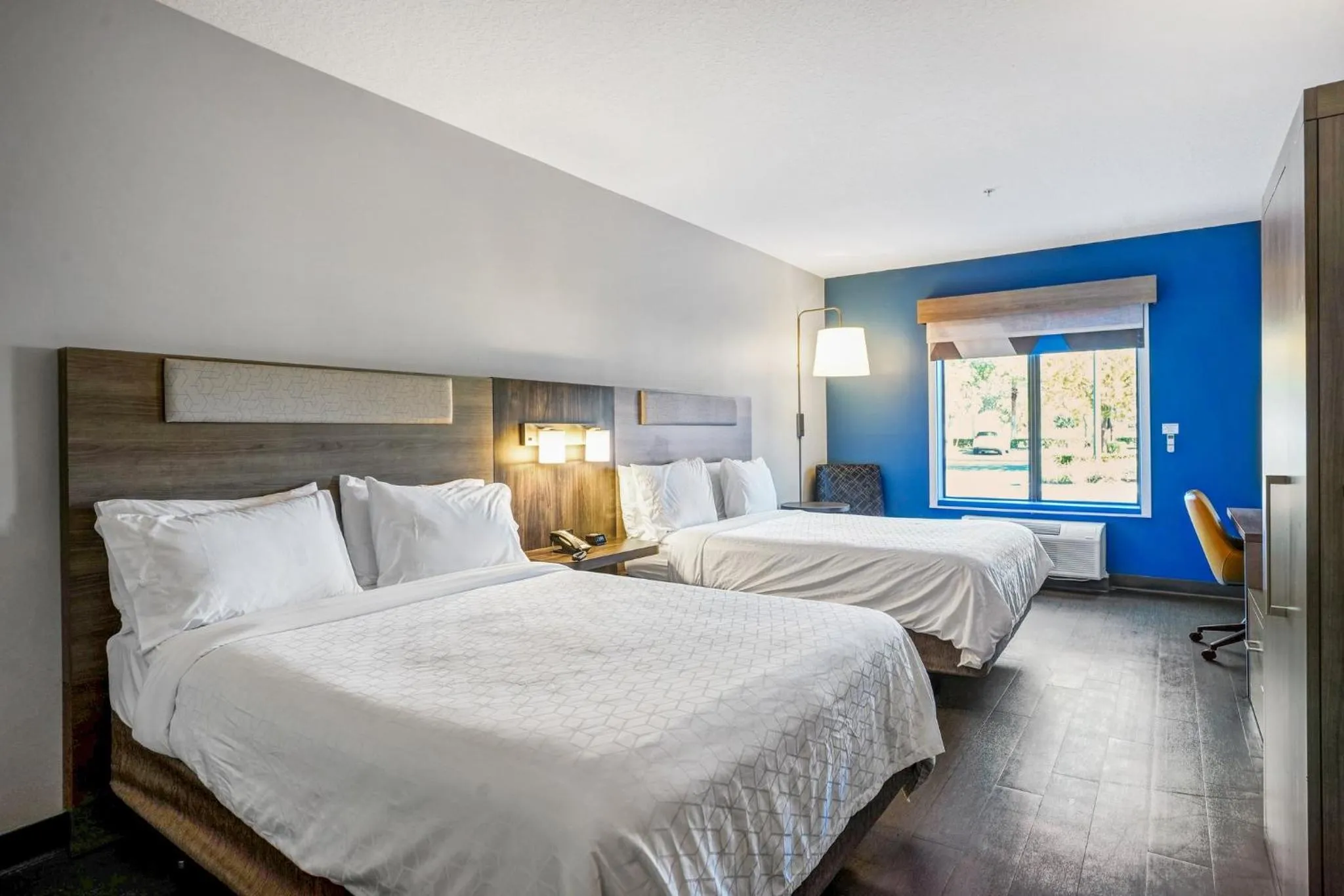 Photo of the whole room, Bed in Holiday Inn Express & Suites Jacksonville - Atlantic Beach by IHG