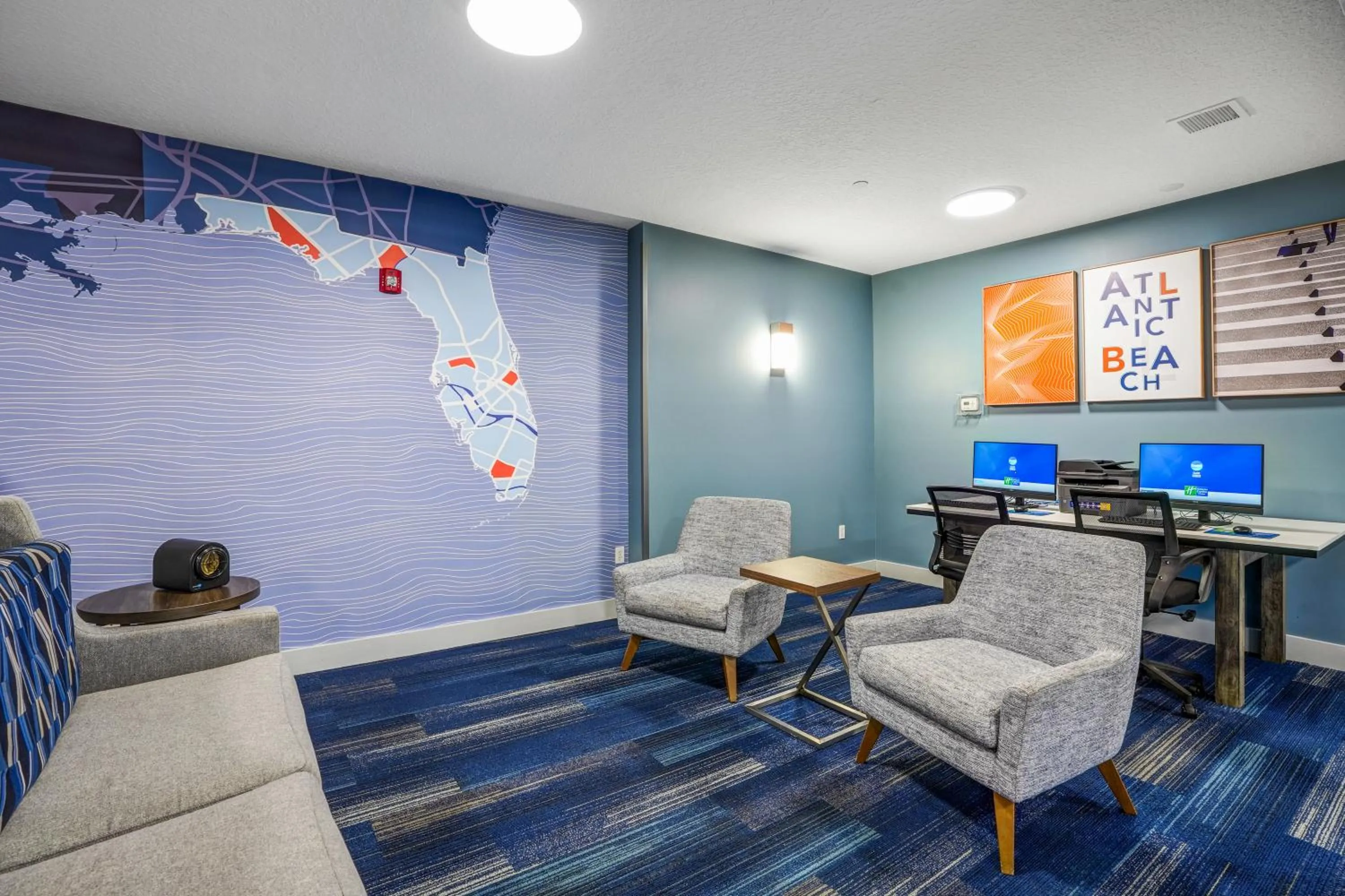 Lobby or reception in Holiday Inn Express & Suites Jacksonville - Atlantic Beach by IHG