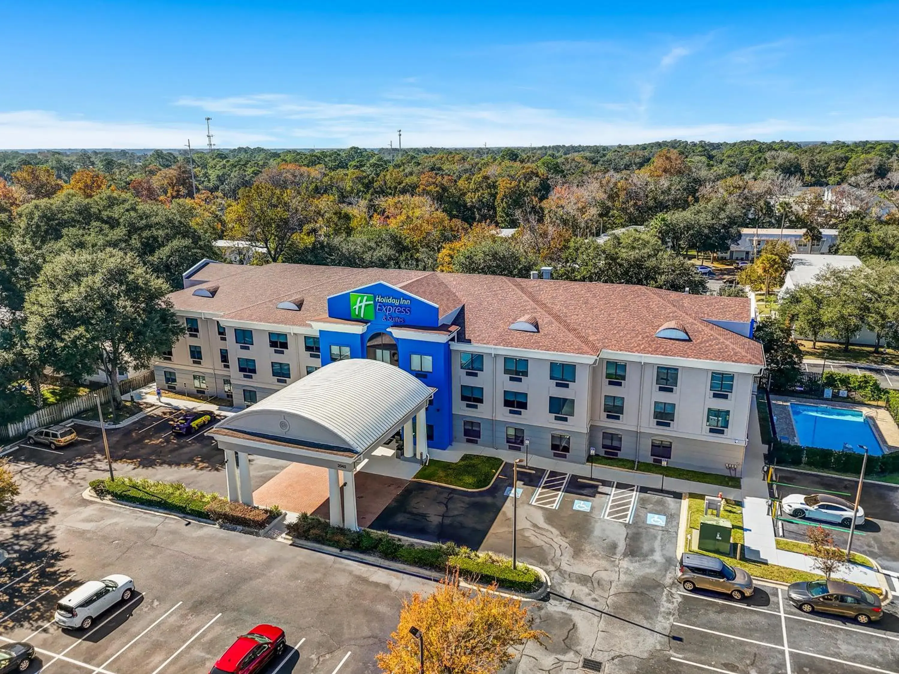 Property building in Holiday Inn Express & Suites Jacksonville - Atlantic Beach by IHG Property building in Holiday Inn Express & Suites Jacksonville - Atlantic Beach by IHG