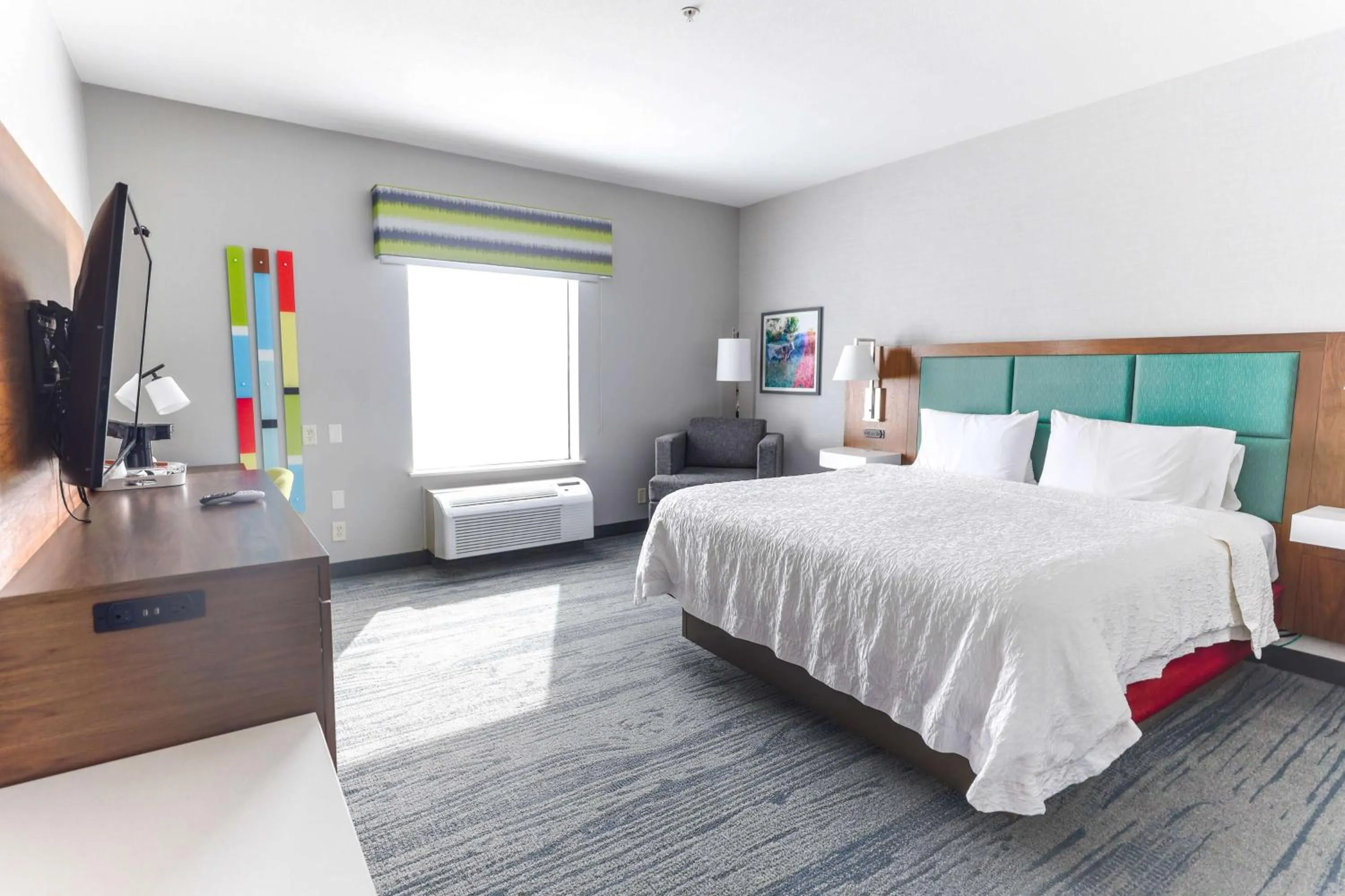 Bed in Hampton Inn & Suites Bay City