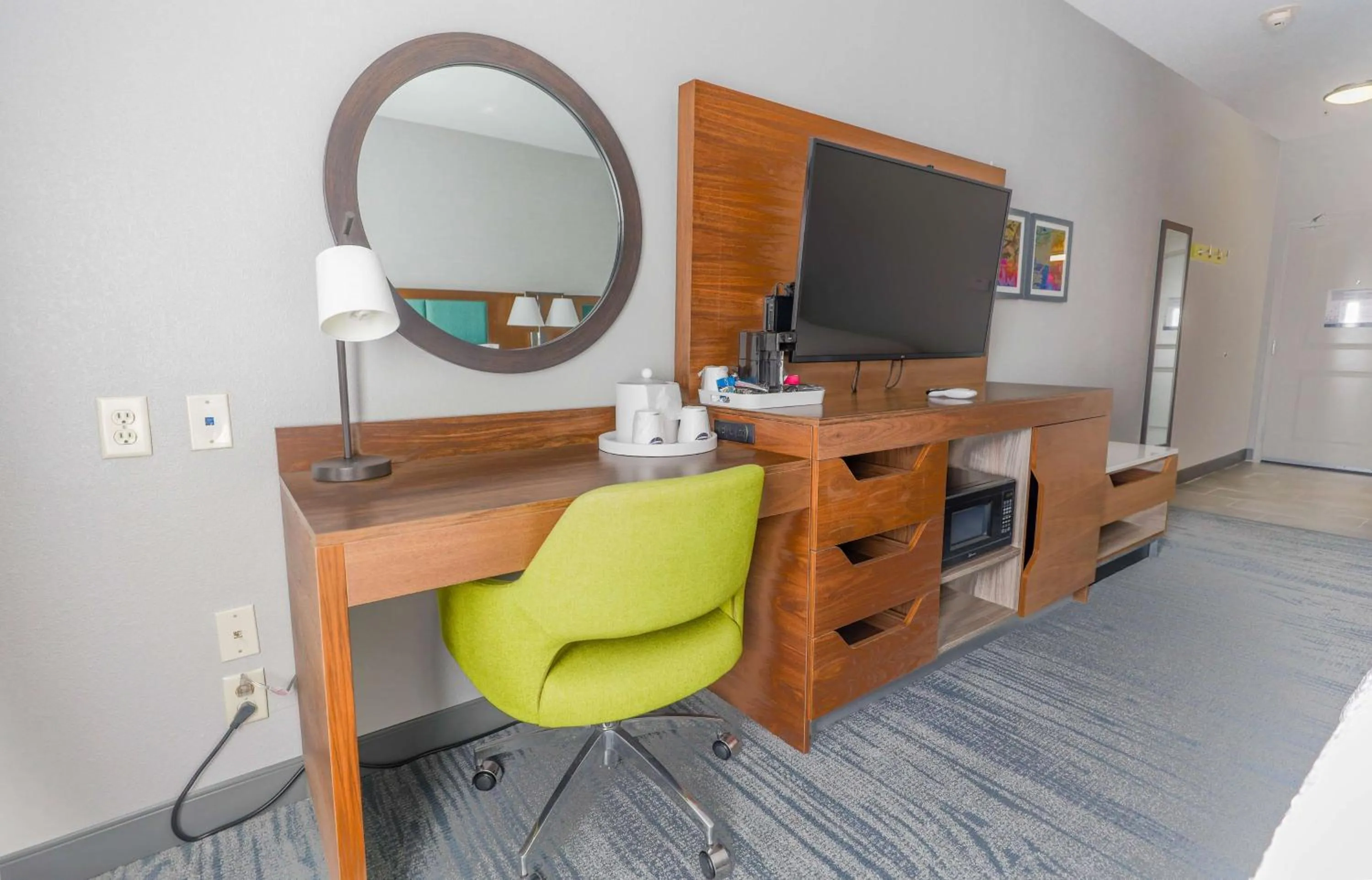 Bedroom in Hampton Inn & Suites Bay City