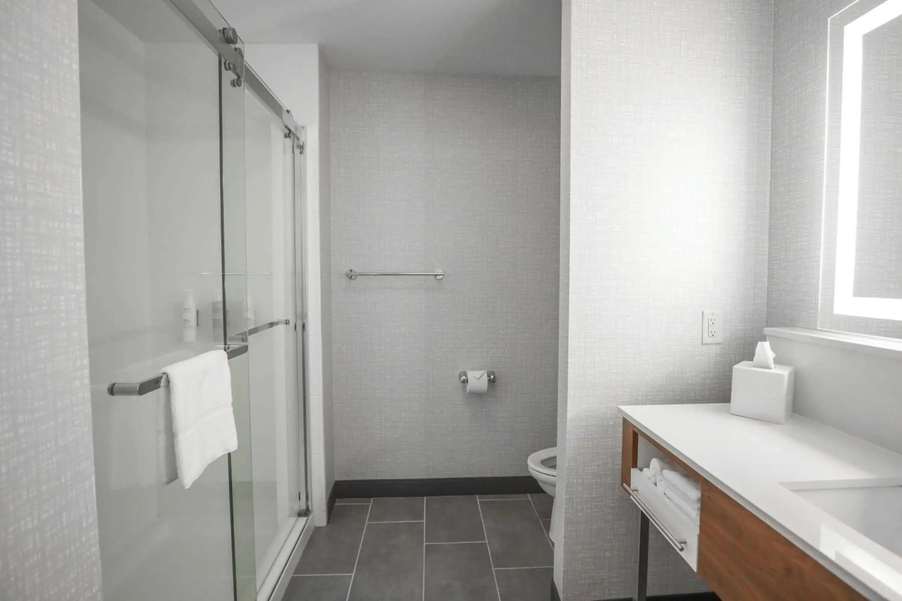 King Room with Sofa Bed - Non-Smoking in Hampton Inn & Suites Bay City King Room with Sofa Bed - Non-Smoking in Hampton Inn & Suites Bay City