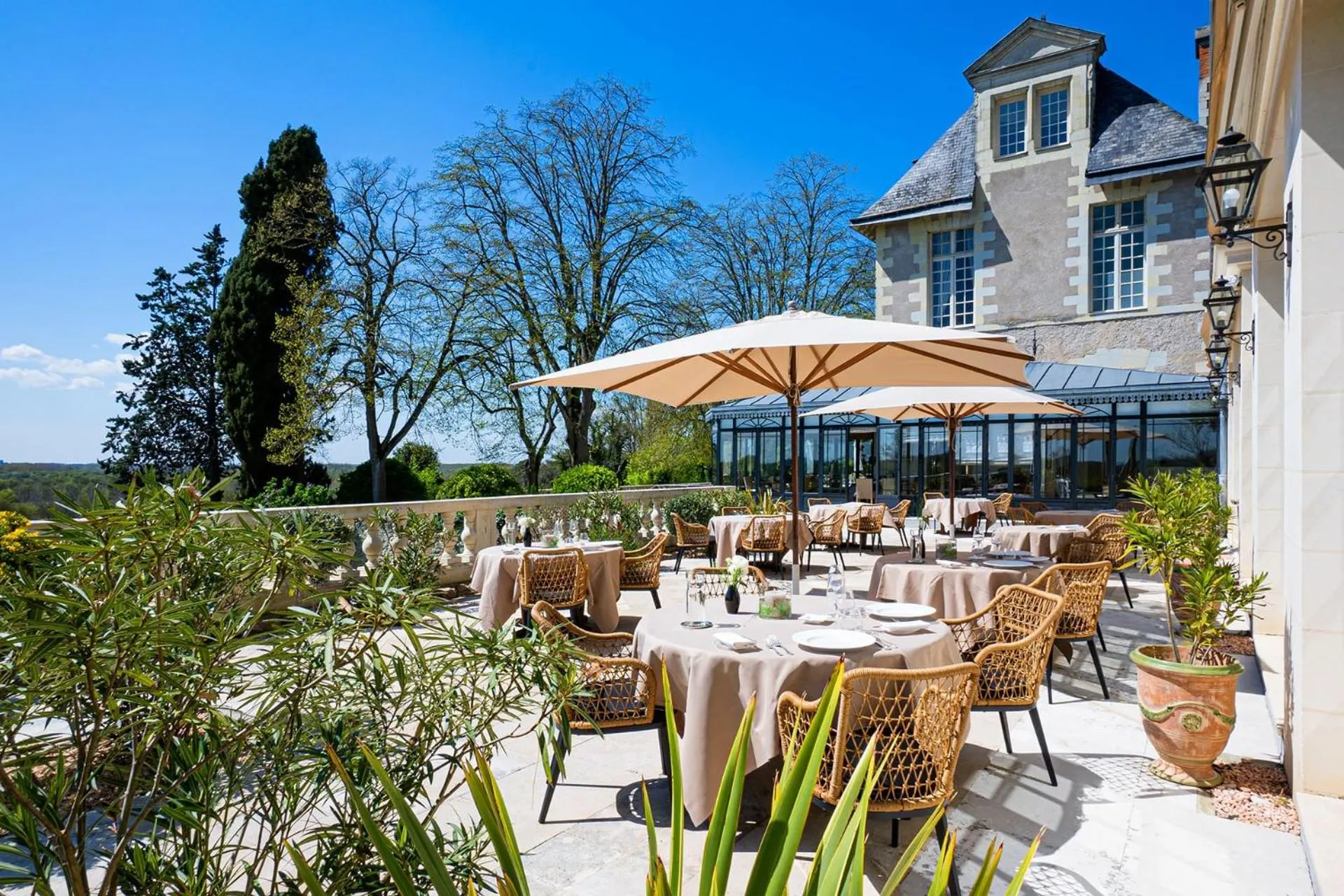 Restaurant/places to eat in Château De Noirieux