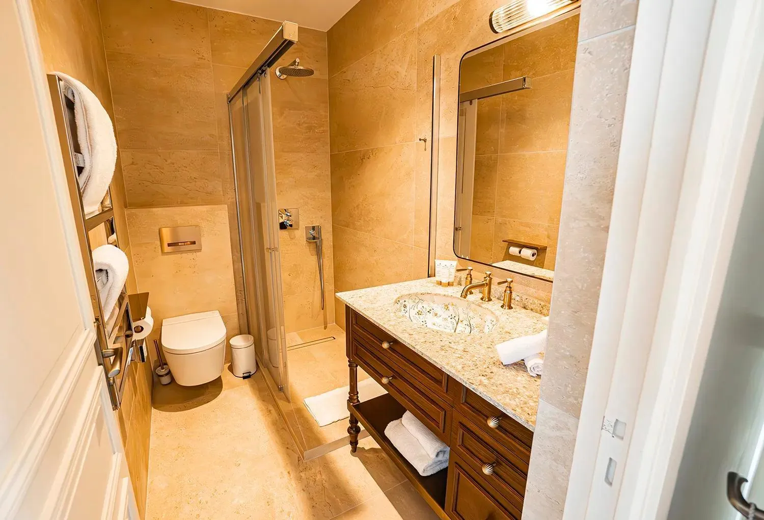 Shower in Château De Noirieux