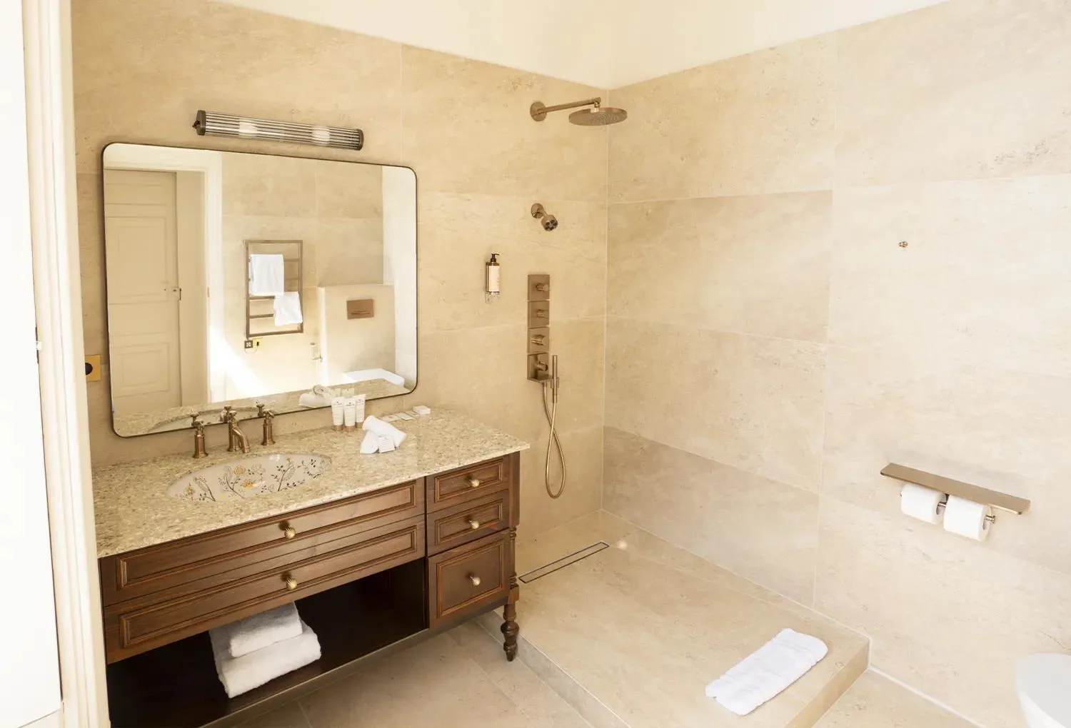 Shower in Château De Noirieux