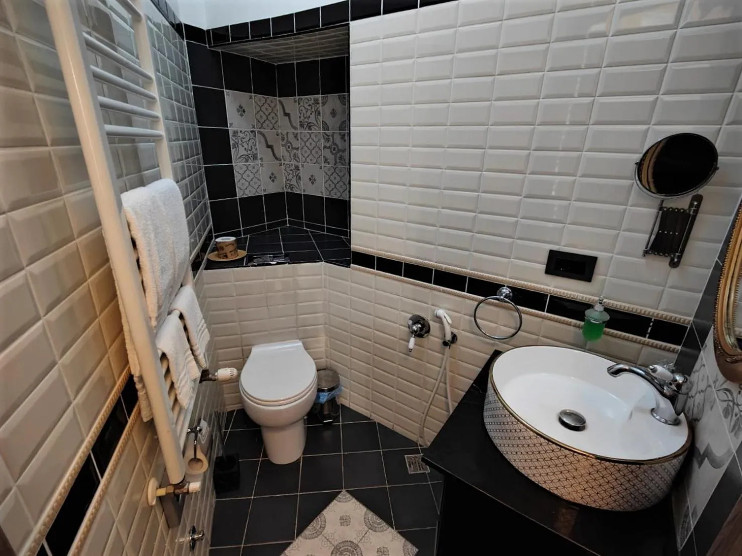 Bathroom in Aparthotel Dei Mercanti