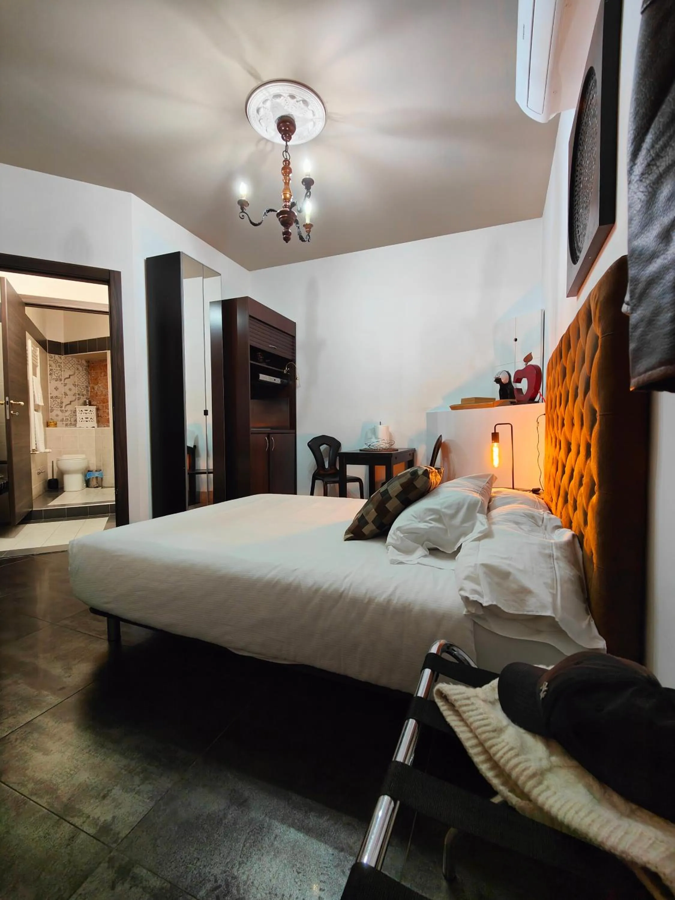 Photo of the whole room, Bed in Aparthotel Dei Mercanti