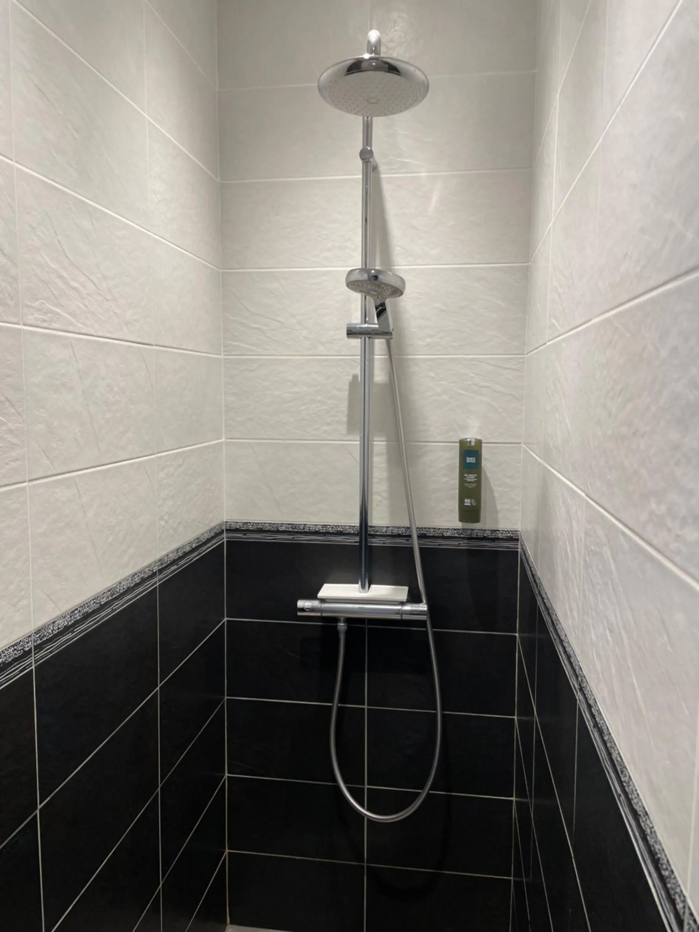 Bathroom in Logis Hôtel Le Saint Florent