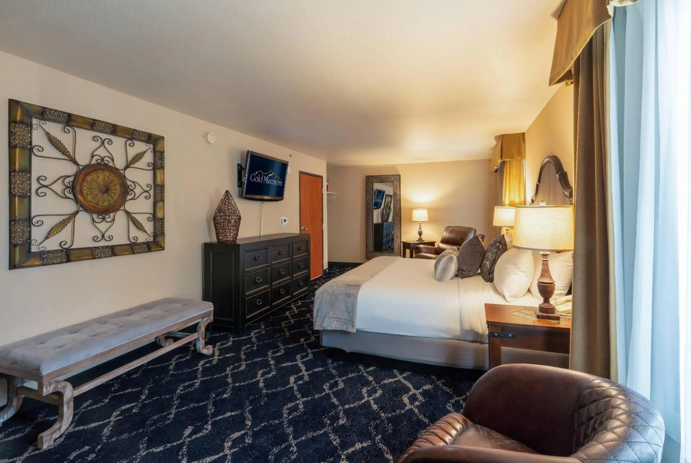 Bedroom, Bed in Gold Miners Inn Grass Valley, an Ascend Collection Hotel Bedroom, Bed in Gold Miners Inn Grass Valley, an Ascend Collection Hotel