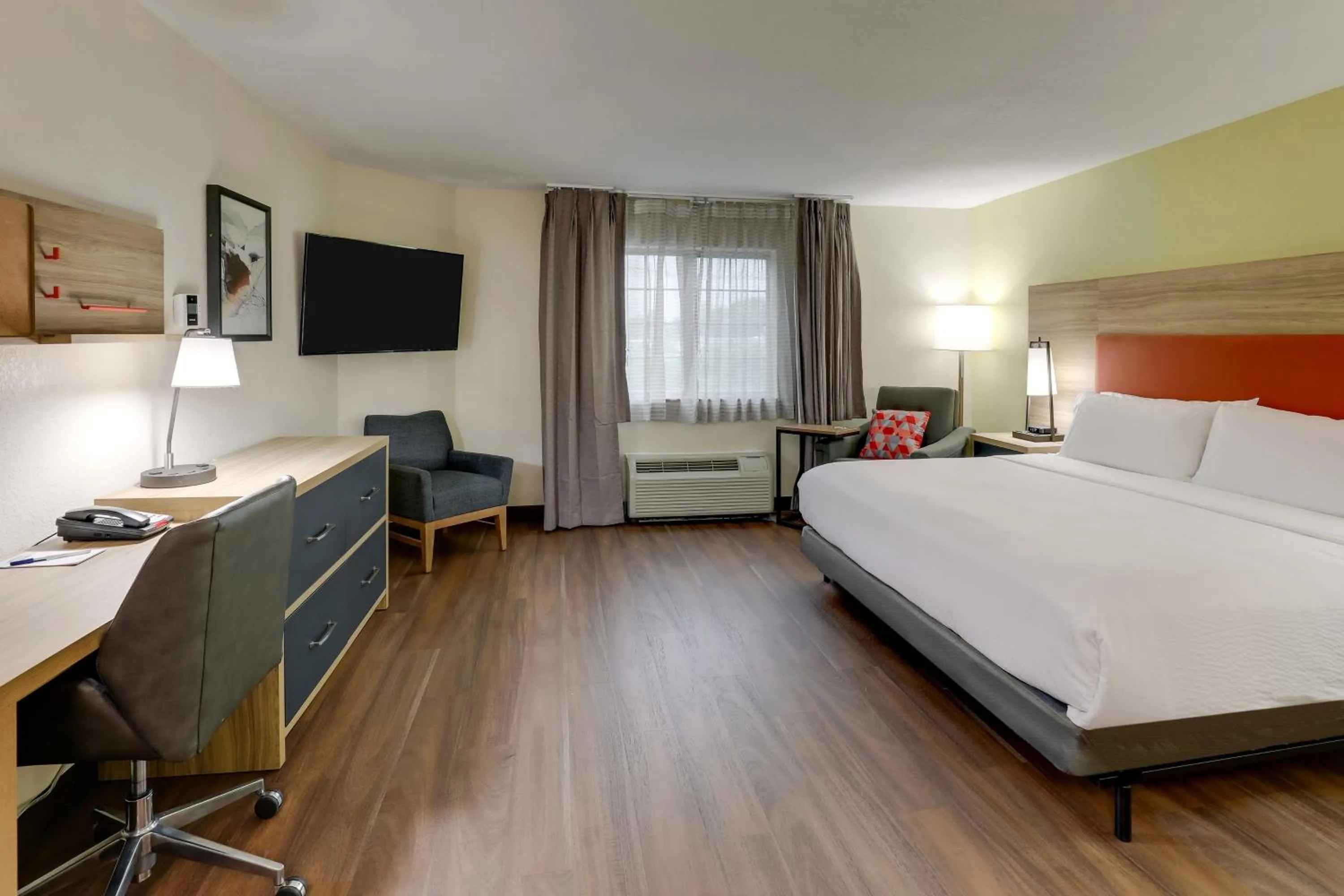 Photo of the whole room, Bed in Candlewood Suites Lexington by IHG