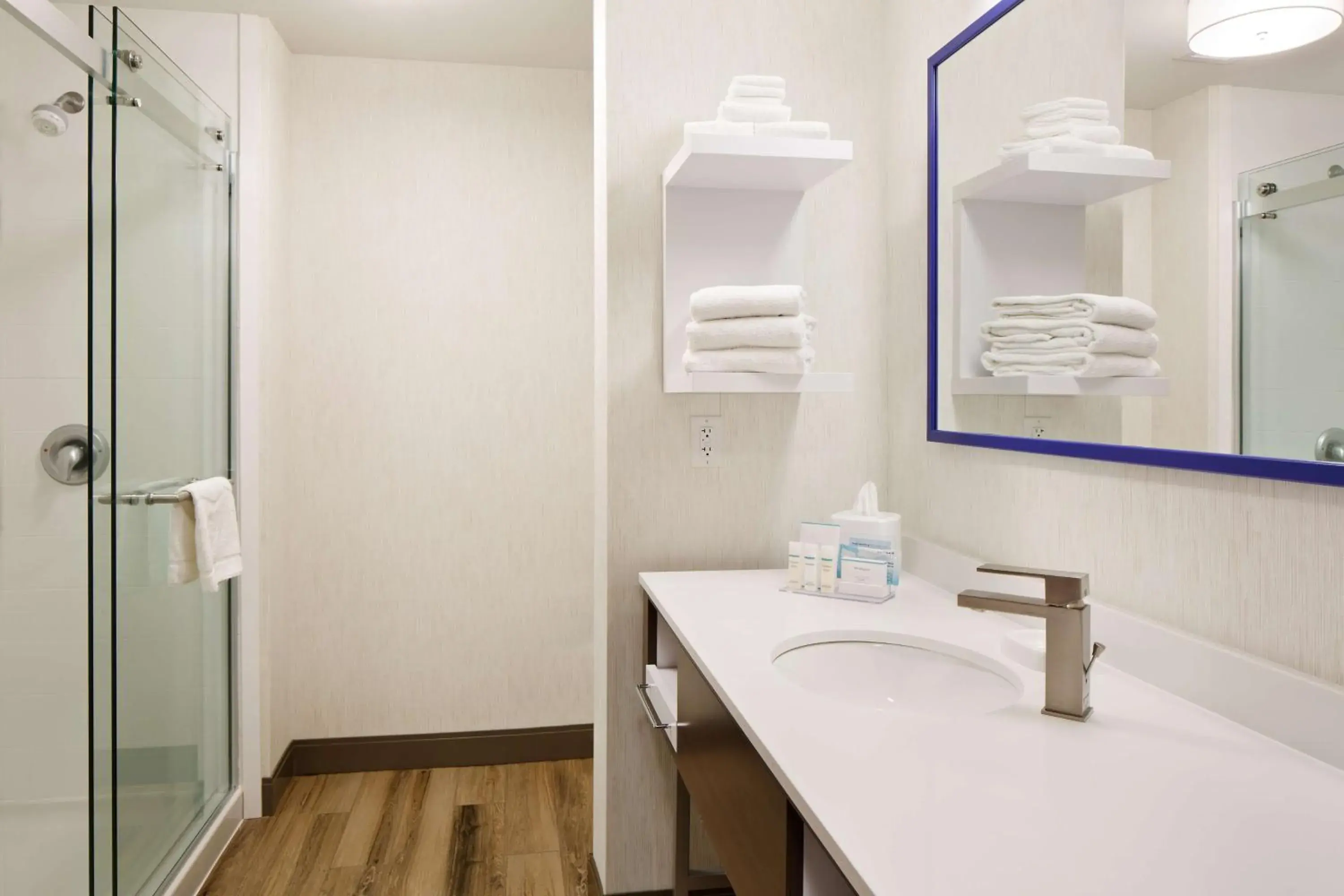 Bathroom in Hampton Inn & Suites by Hilton Walla Walla Bathroom in Hampton Inn & Suites by Hilton Walla Walla