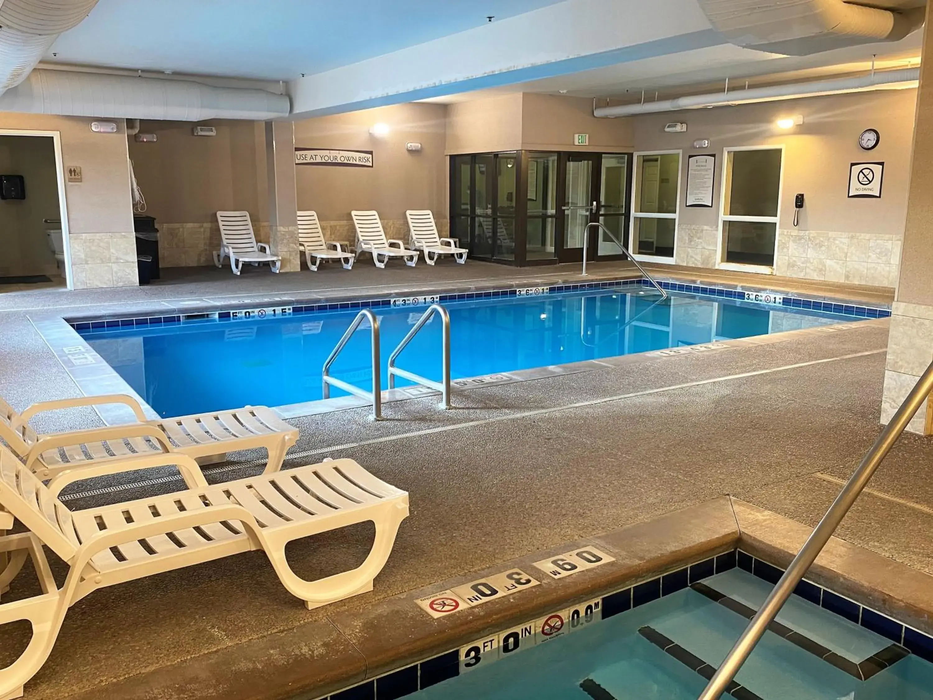 Swimming pool in Staybridge Suites Great Falls by IHG Swimming pool in Staybridge Suites Great Falls by IHG