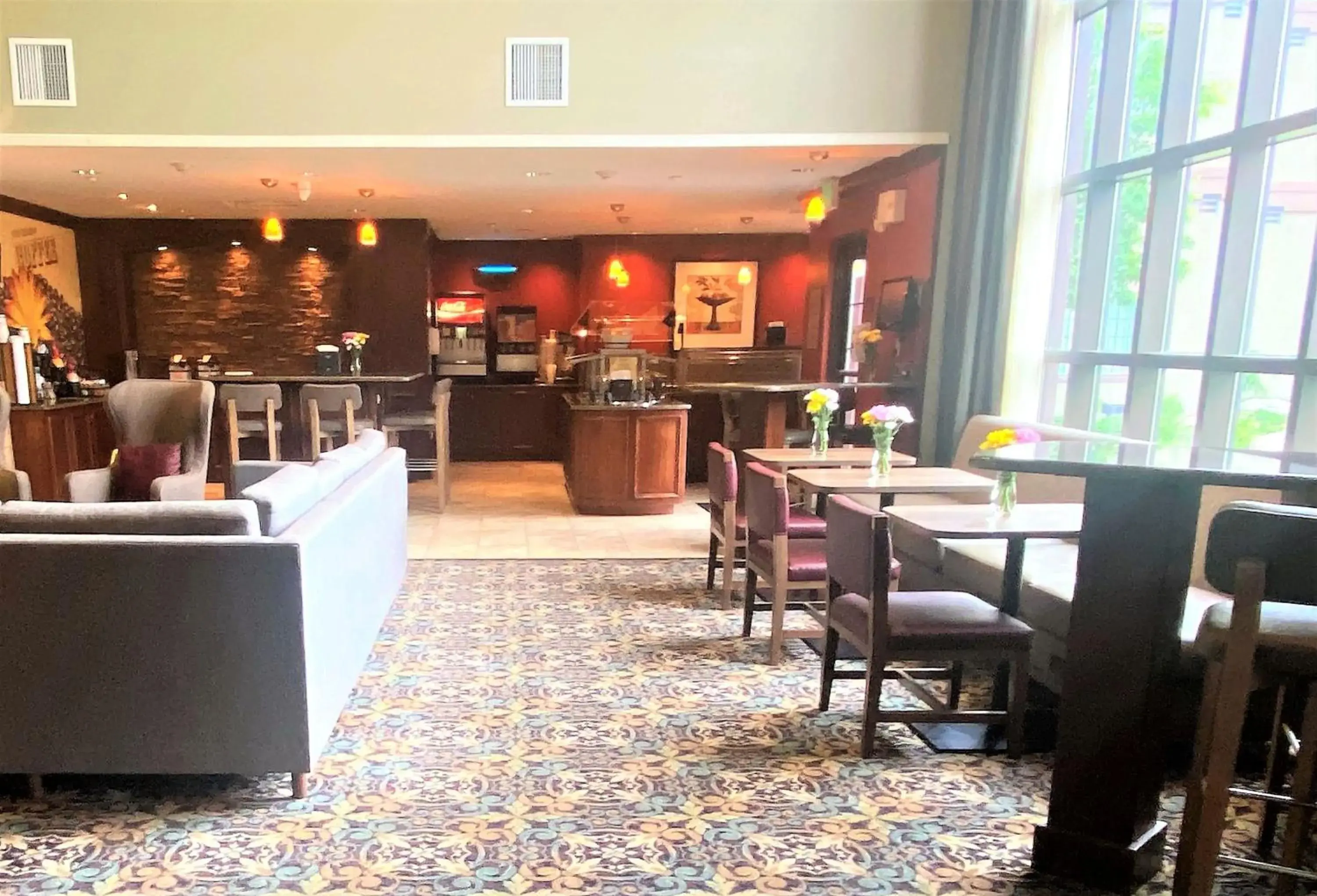 Restaurant/places to eat in Staybridge Suites Great Falls by IHG Restaurant/places to eat in Staybridge Suites Great Falls by IHG
