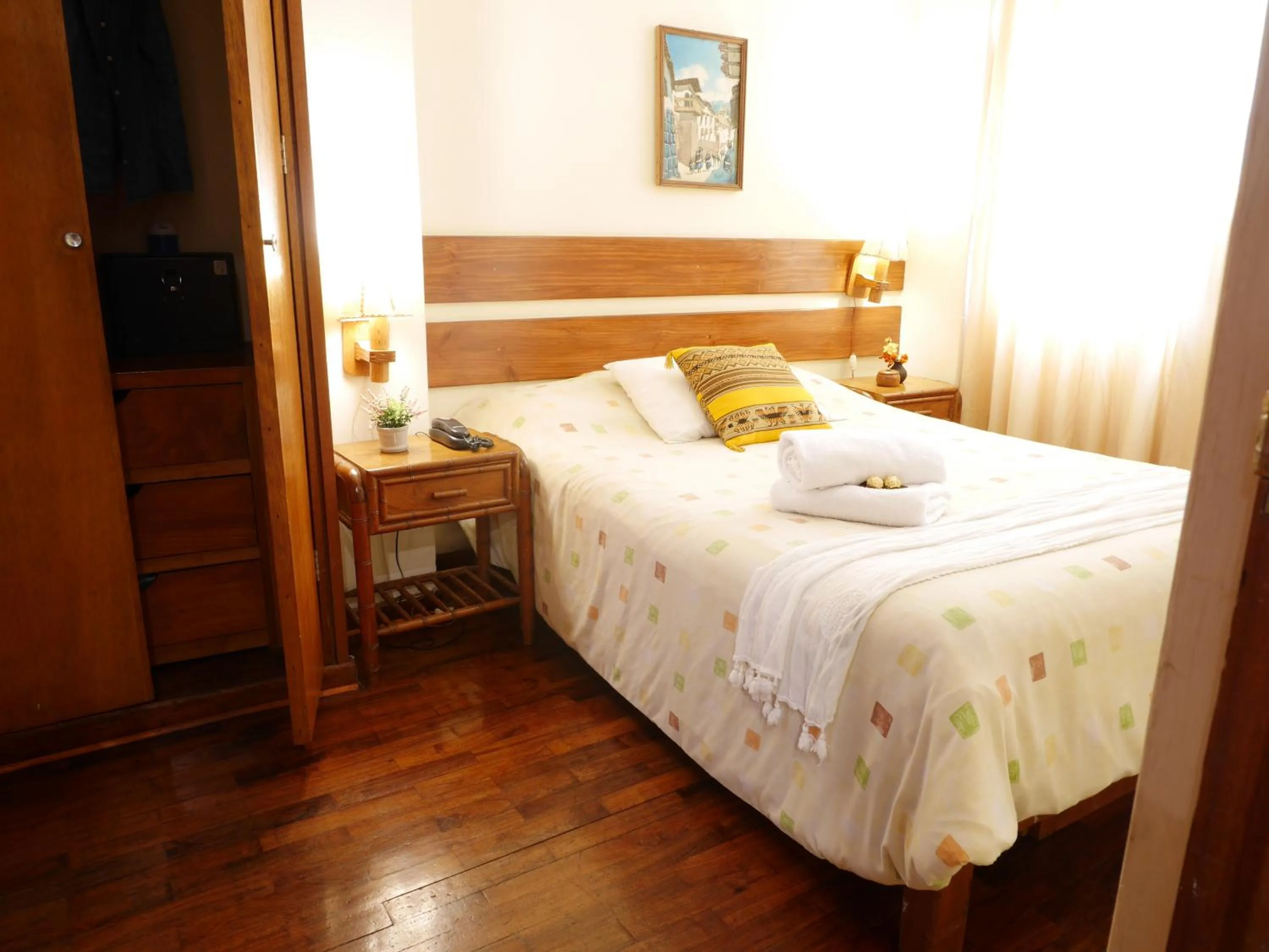 Photo of the whole room, Bed in Suite Service Apart Hotel