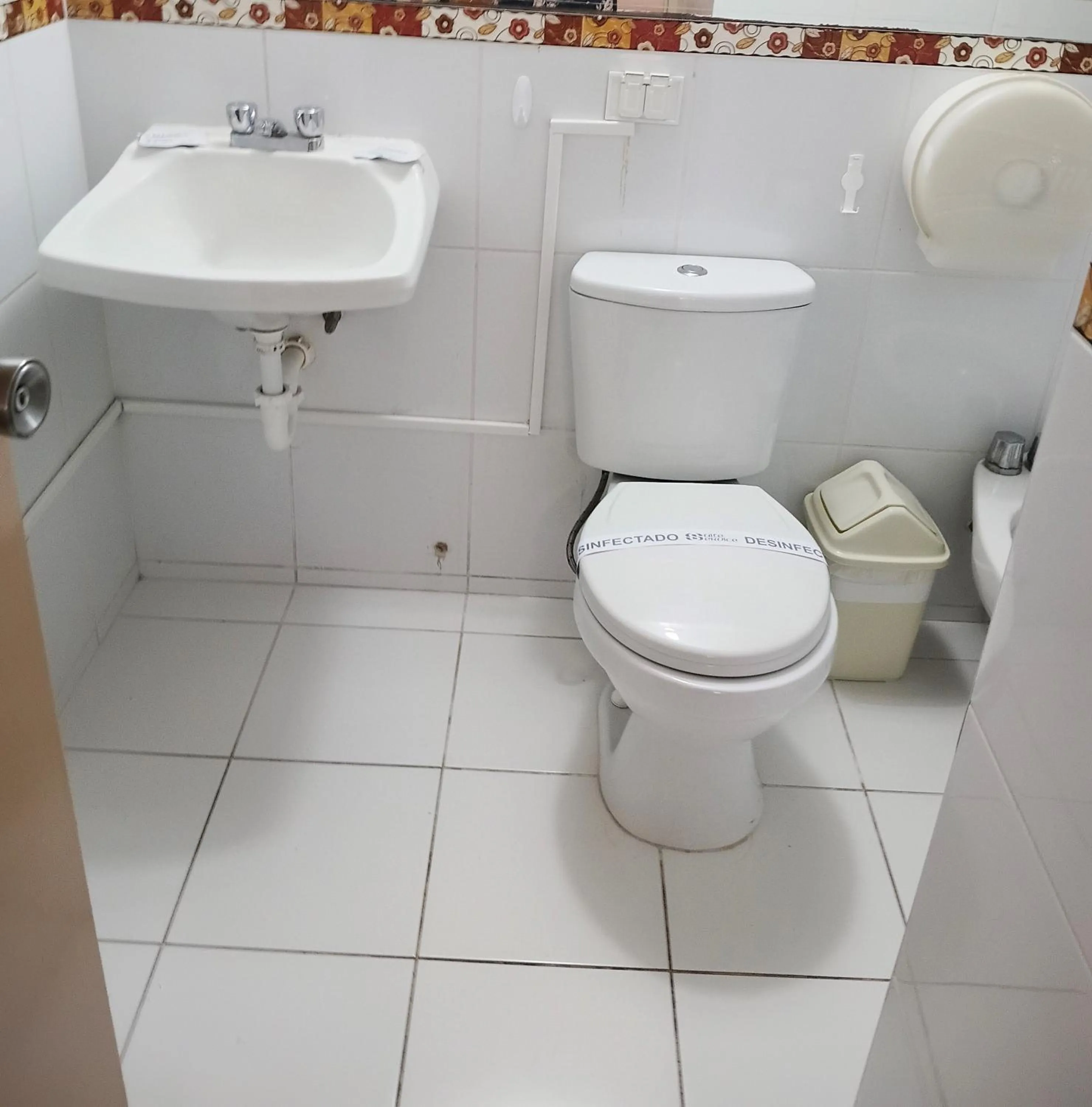 Bathroom in Suite Service Apart Hotel