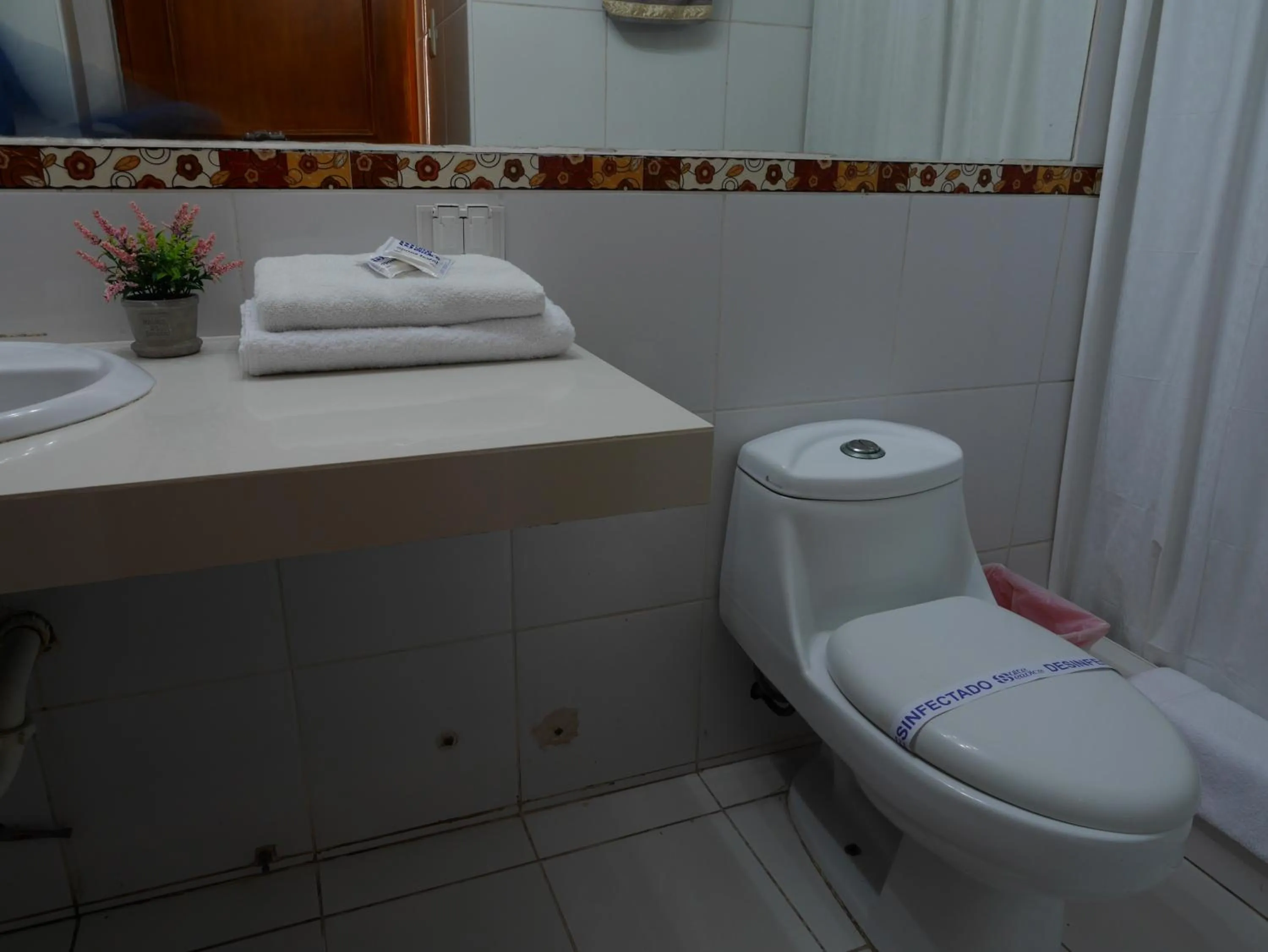 Bathroom in Suite Service Apart Hotel