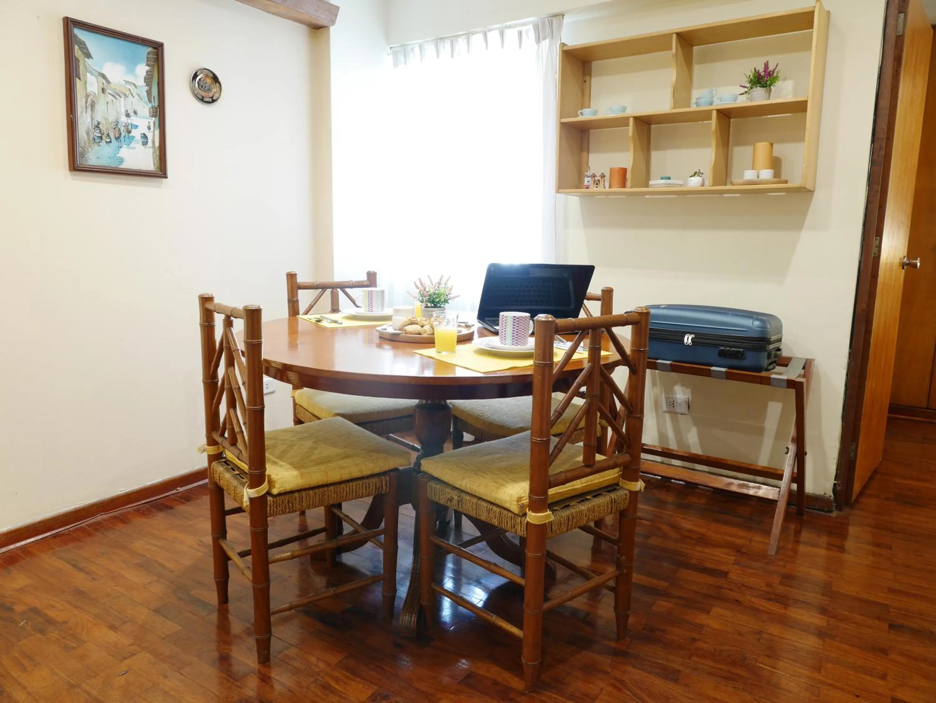 Seating area in Suite Service Apart Hotel