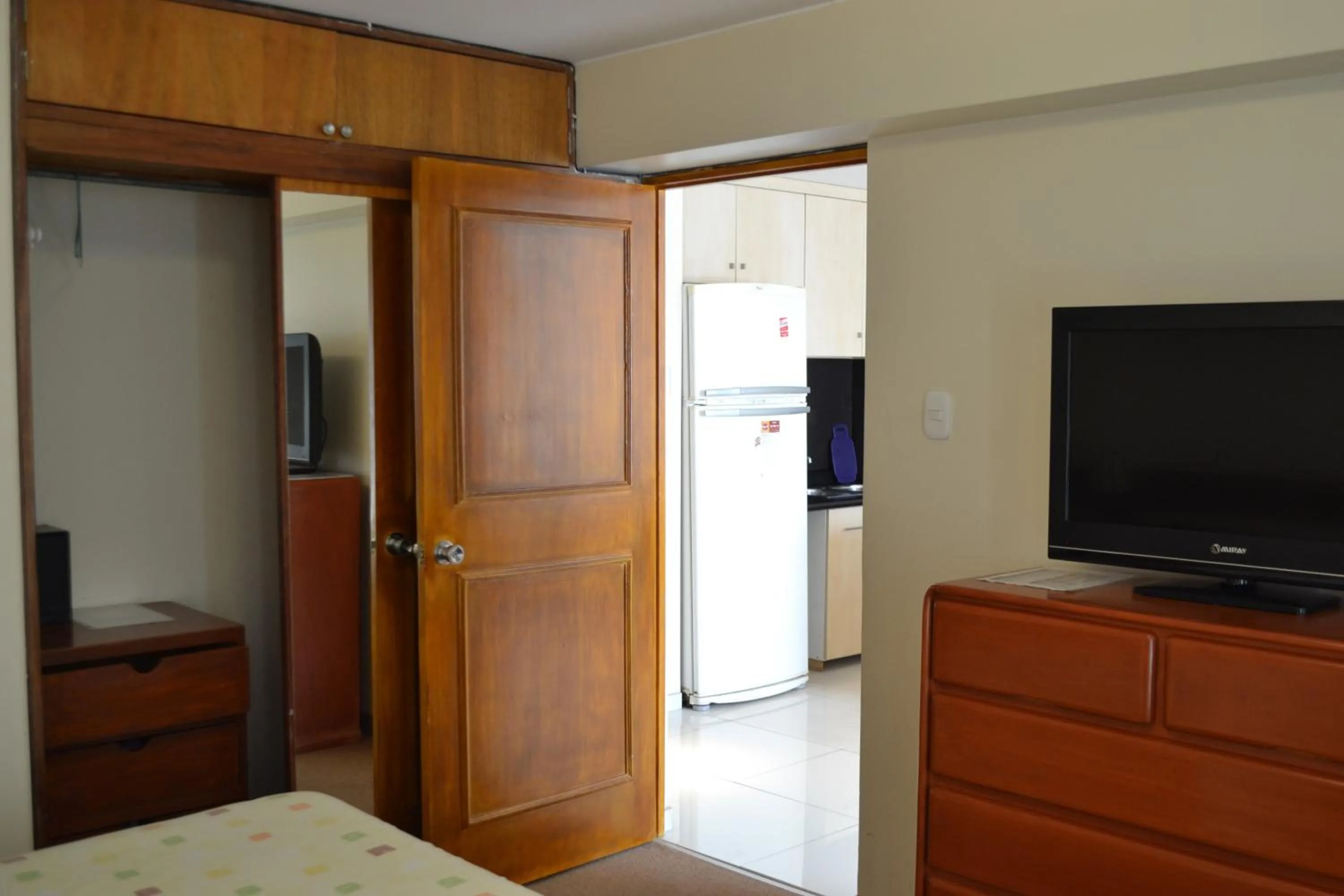 TV and multimedia, Bed in Suite Service Apart Hotel
