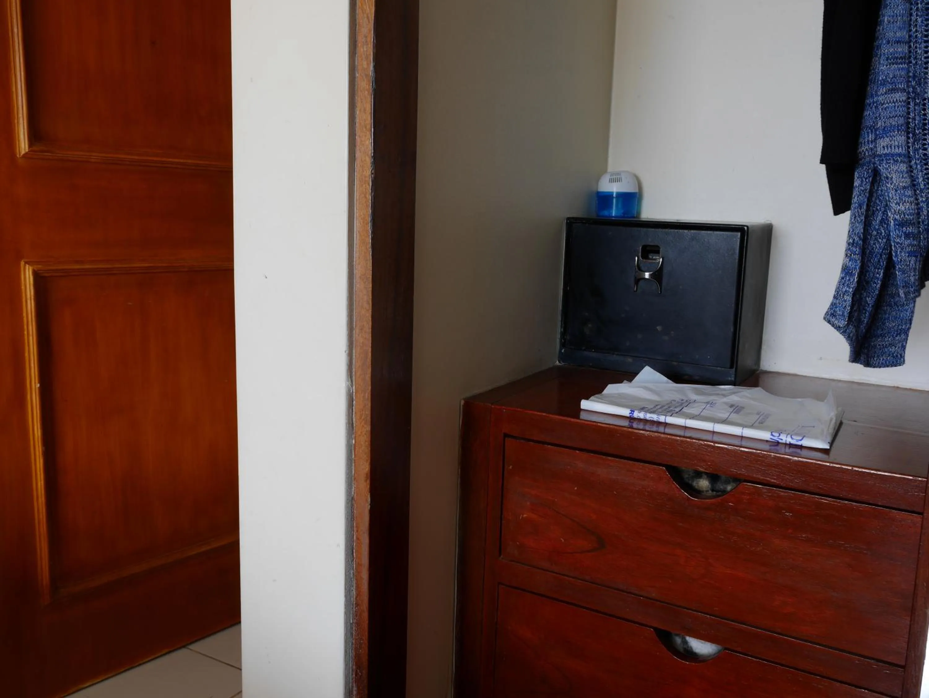 wardrobe in Suite Service Apart Hotel