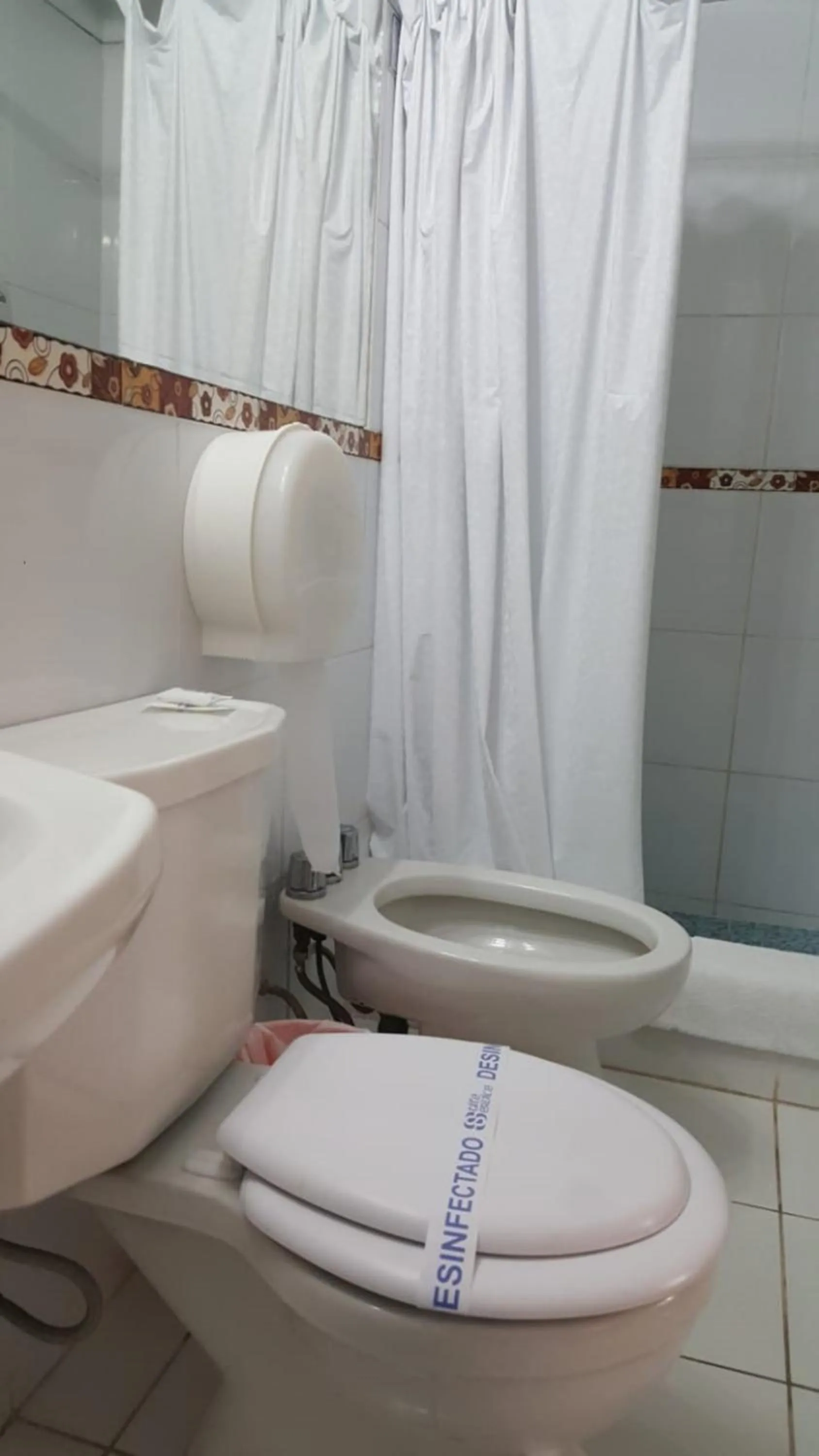 Bathroom in Suite Service Apart Hotel